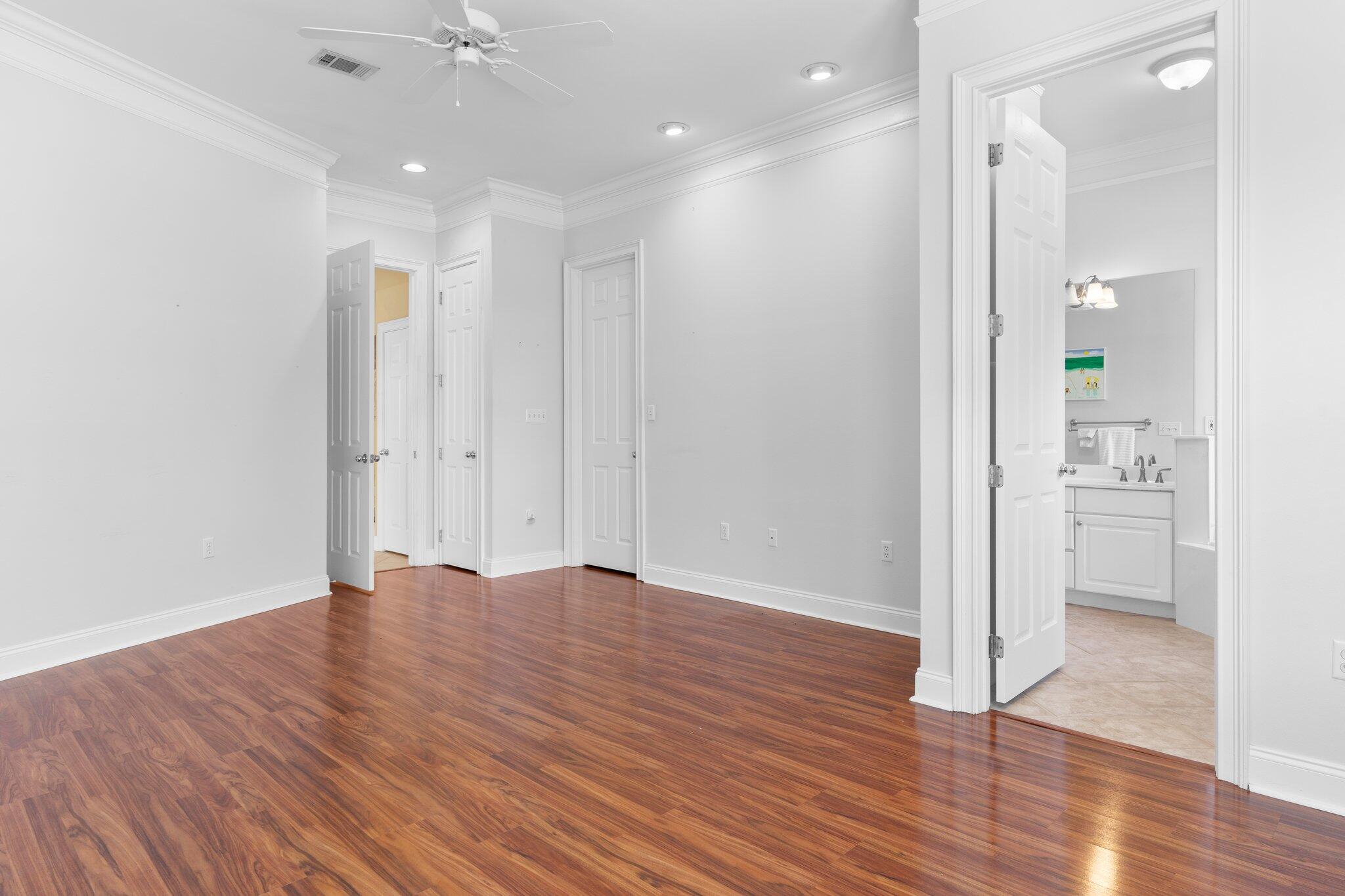 FAIRWAY VILLAS - Residential