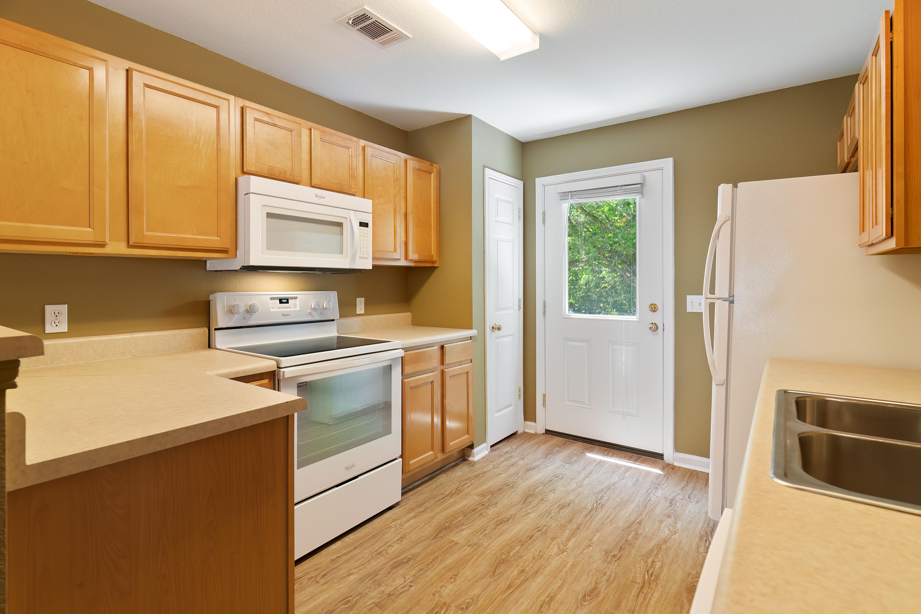 Quail Lake T/H - Residential