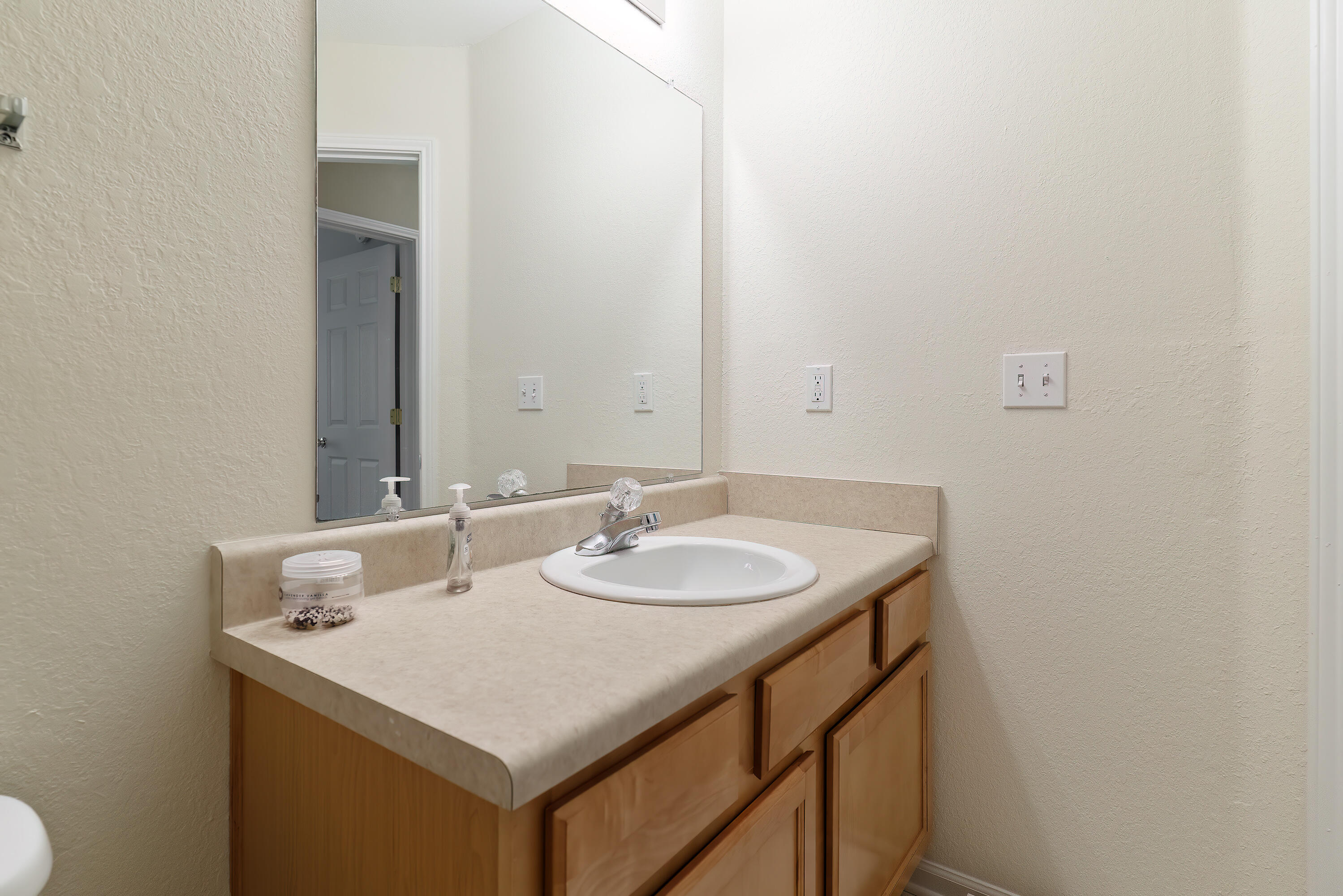 Quail Lake T/H - Residential