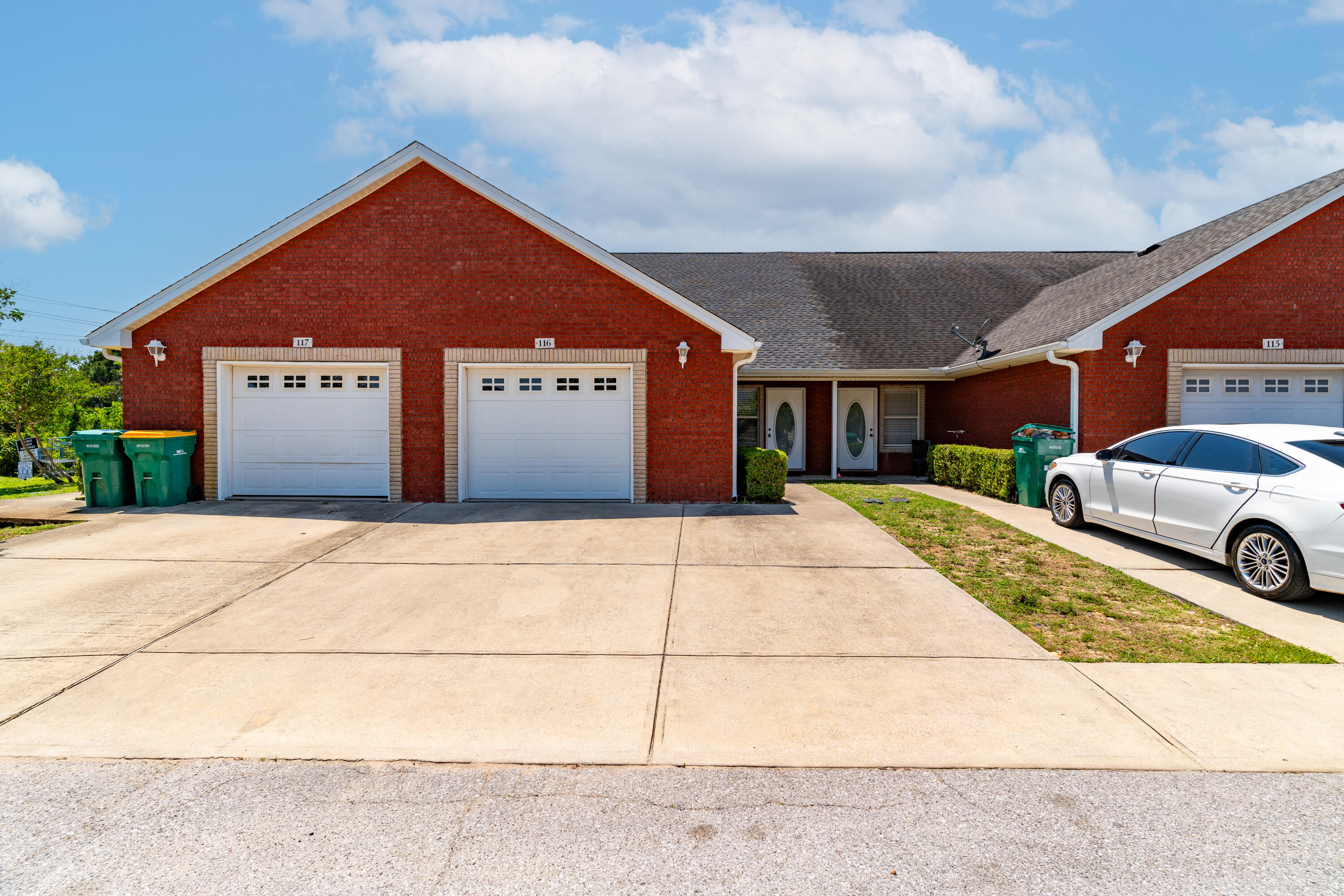 Quail Lake T/H - Residential