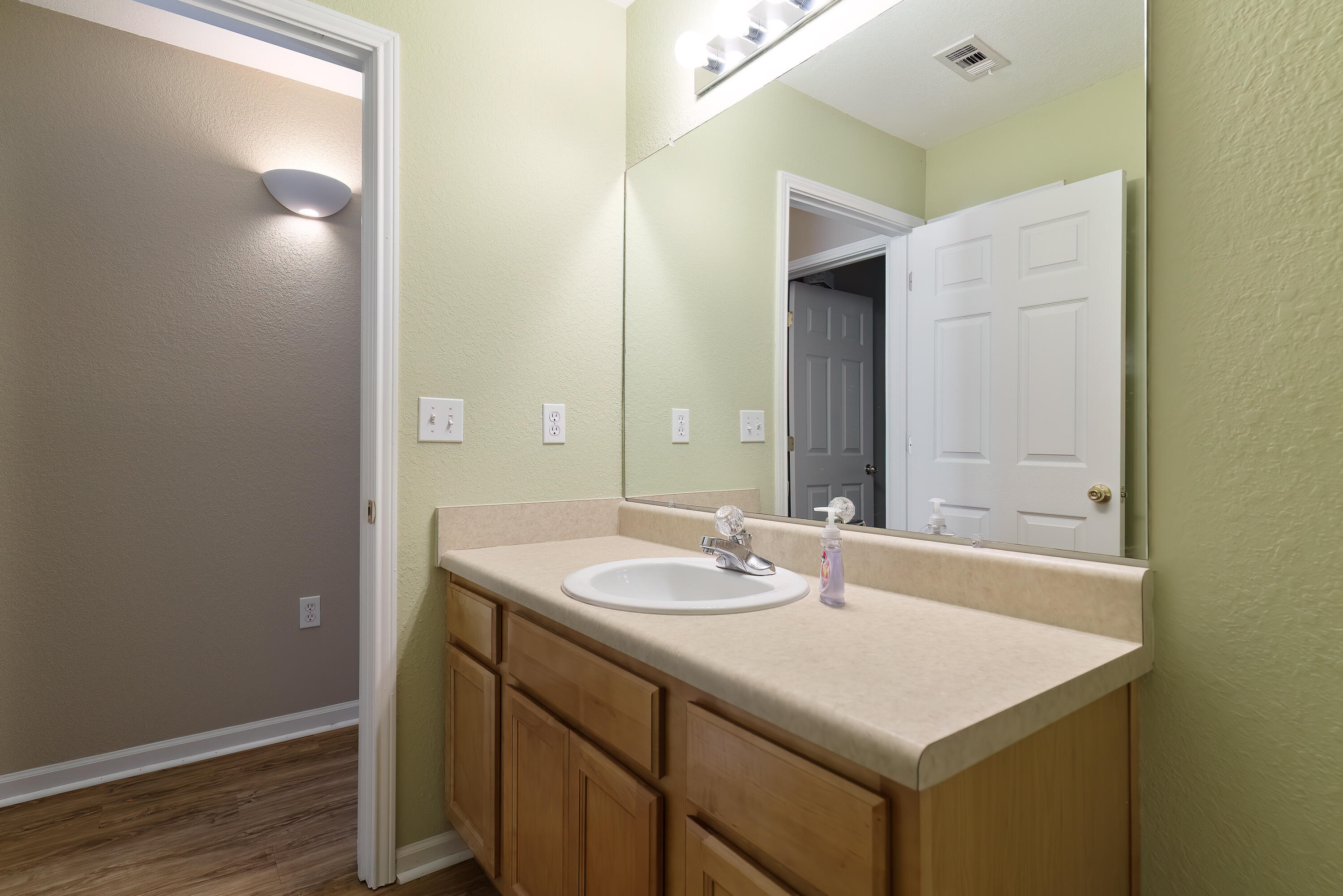 Quail Lake T/H - Residential