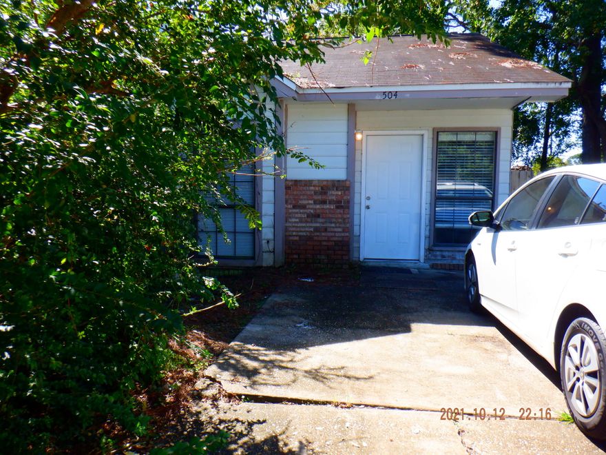 Recently renovated 2 bedroom, 2 bathroom home. wood vinyl flooring throughout, new paint, kitchen cabinets, and countertops with an indoor laundry room.  This property is located right by Northwest Florida FWB Campus and is centrally located to shopping and both military bases