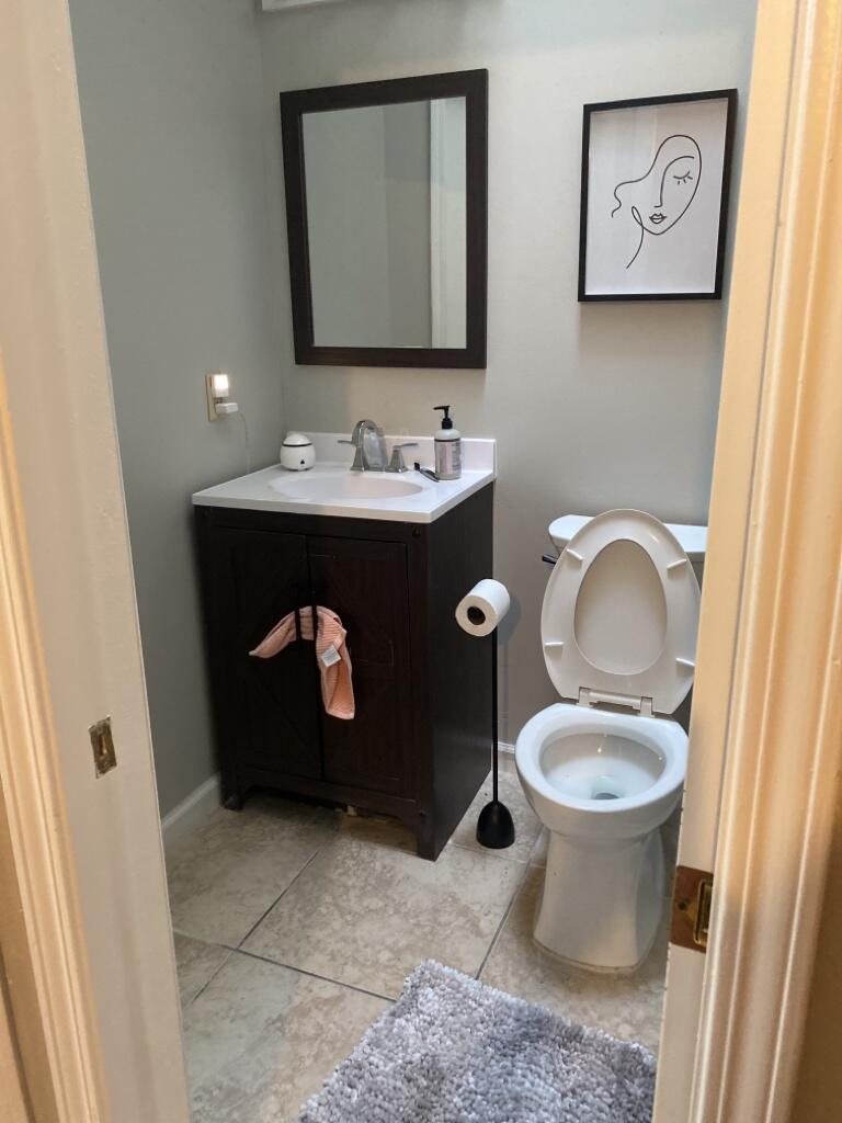 PINE MEADOWS 3RD ADDN - Residential Lease