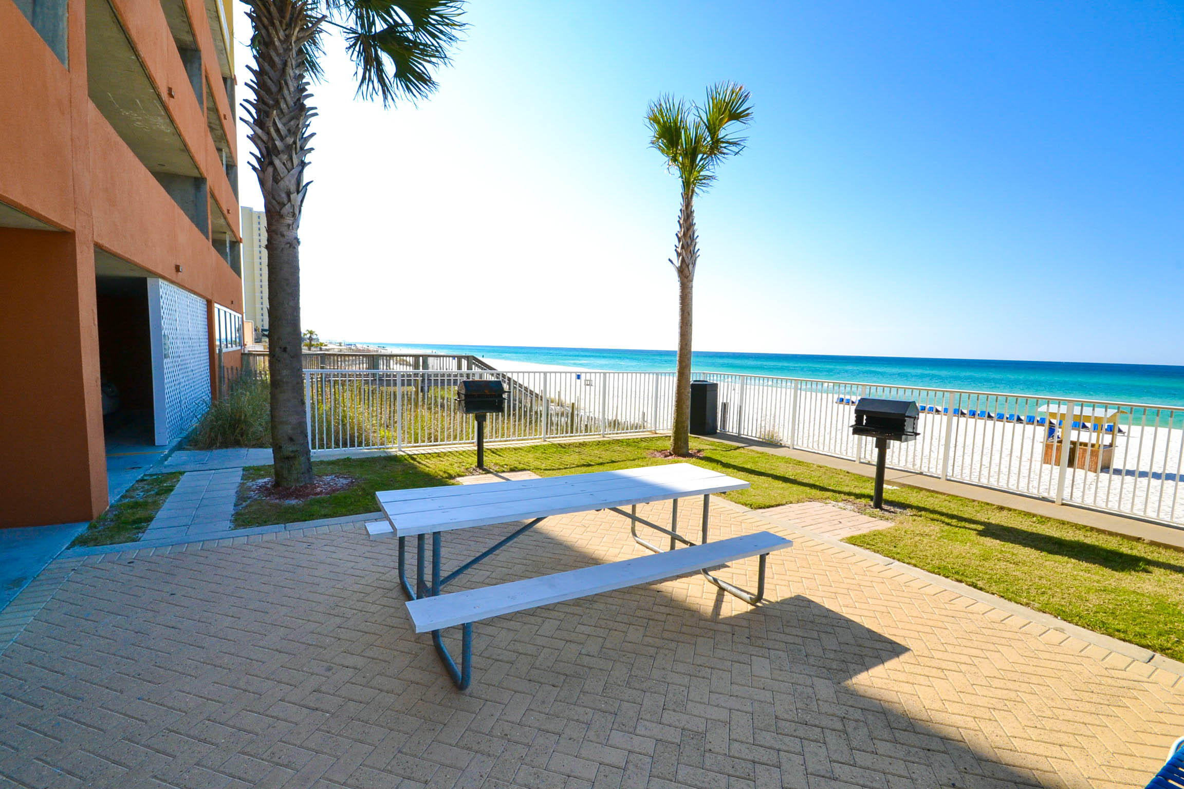 Tropic Winds - Residential