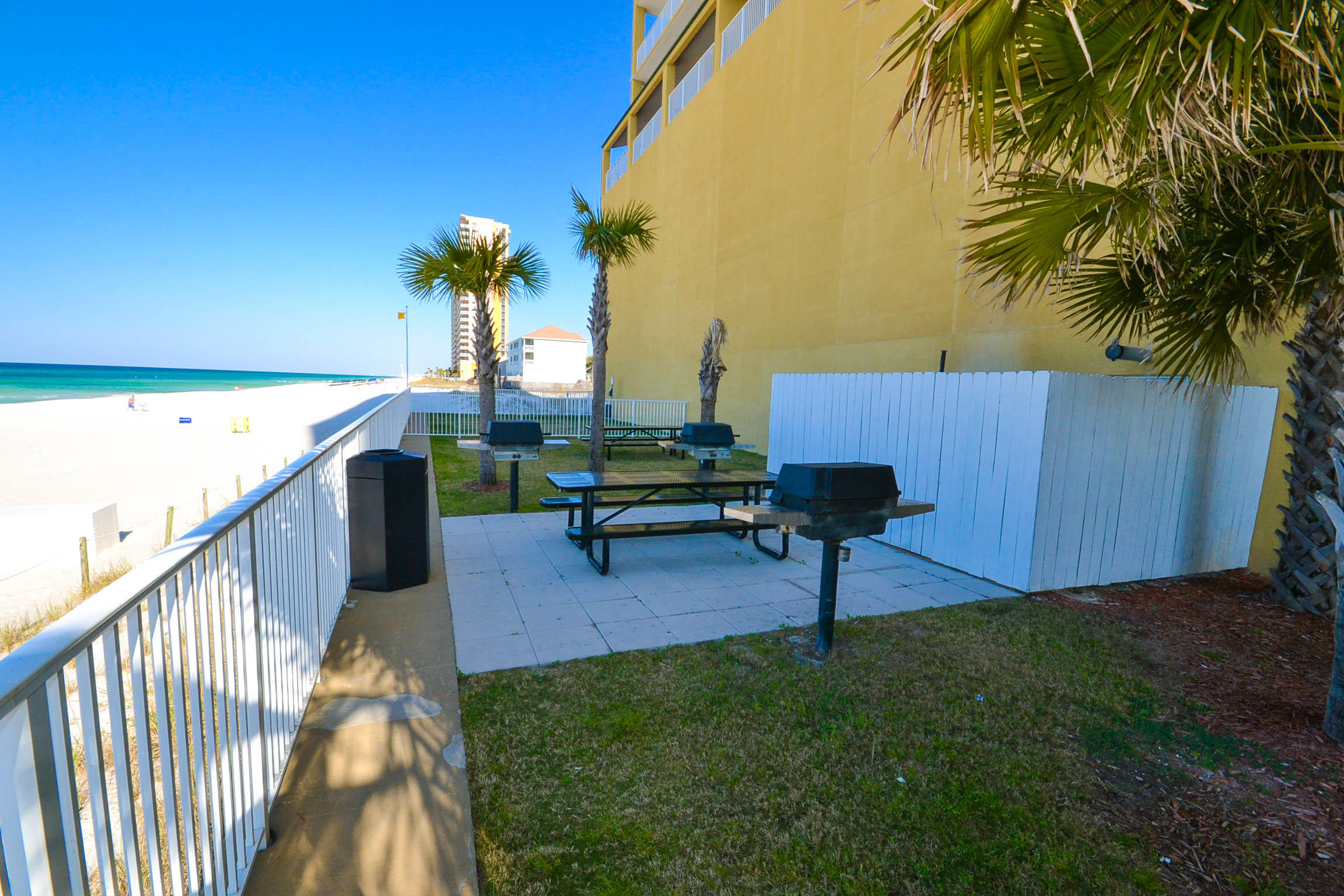 Tropic Winds - Residential