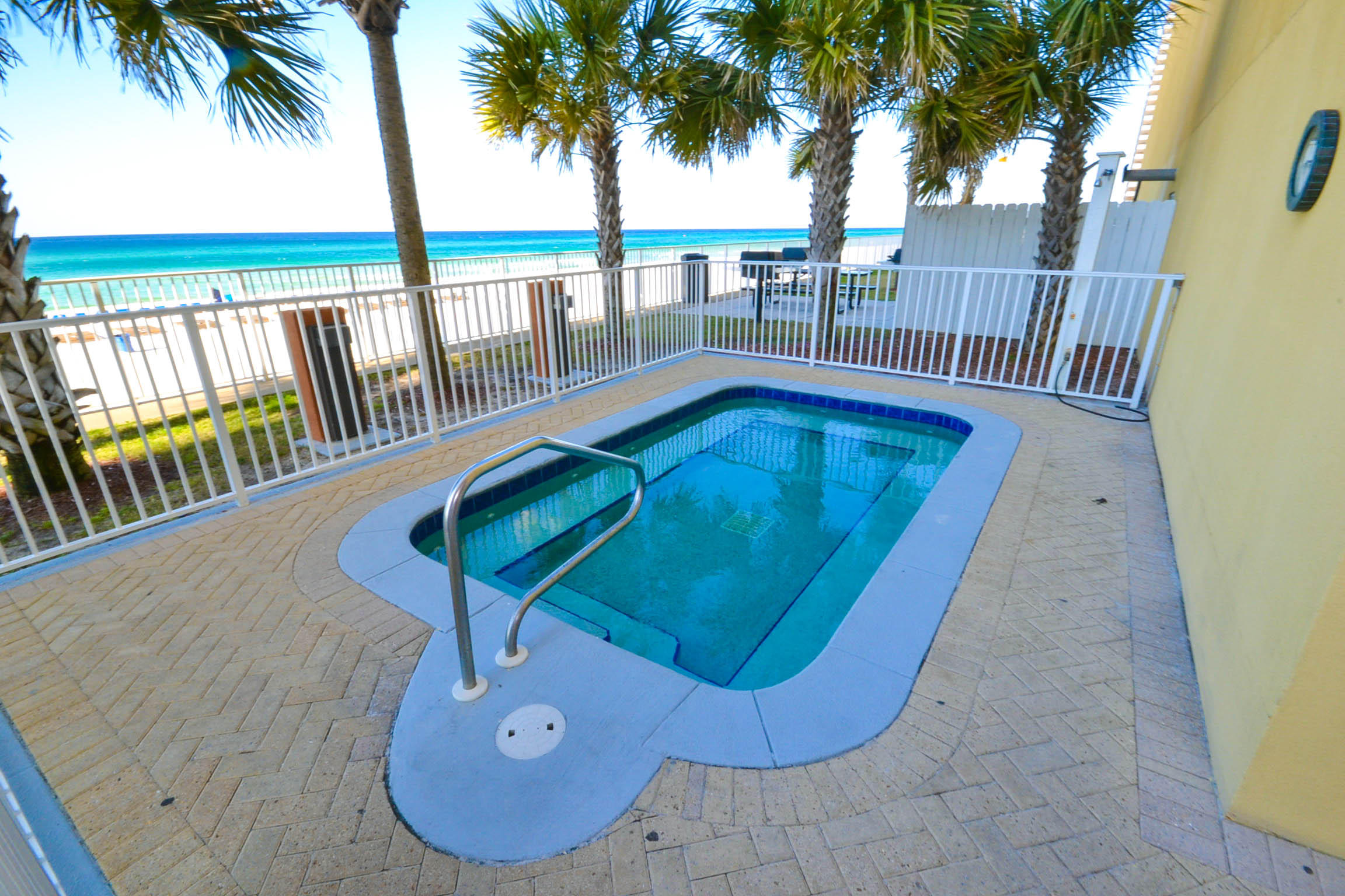 Tropic Winds - Residential