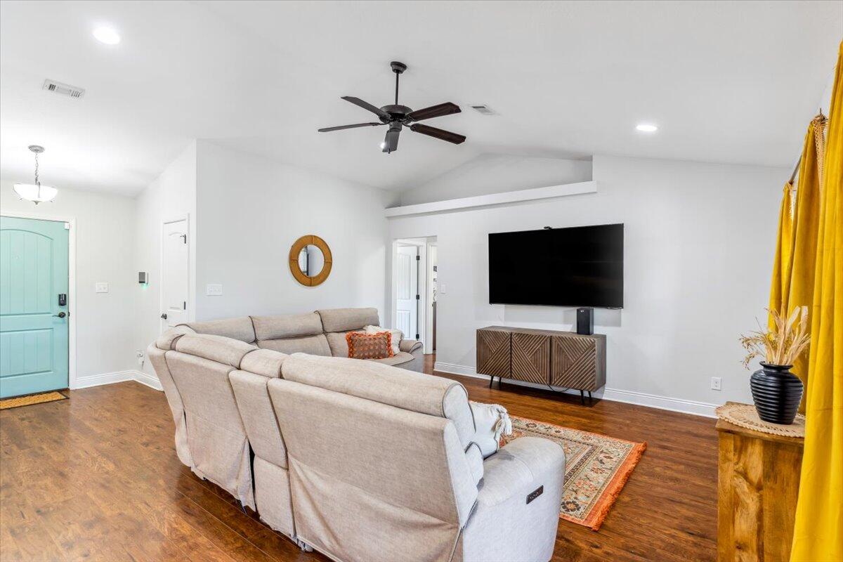 NAVARRE S/D 2ND ADDN - Residential