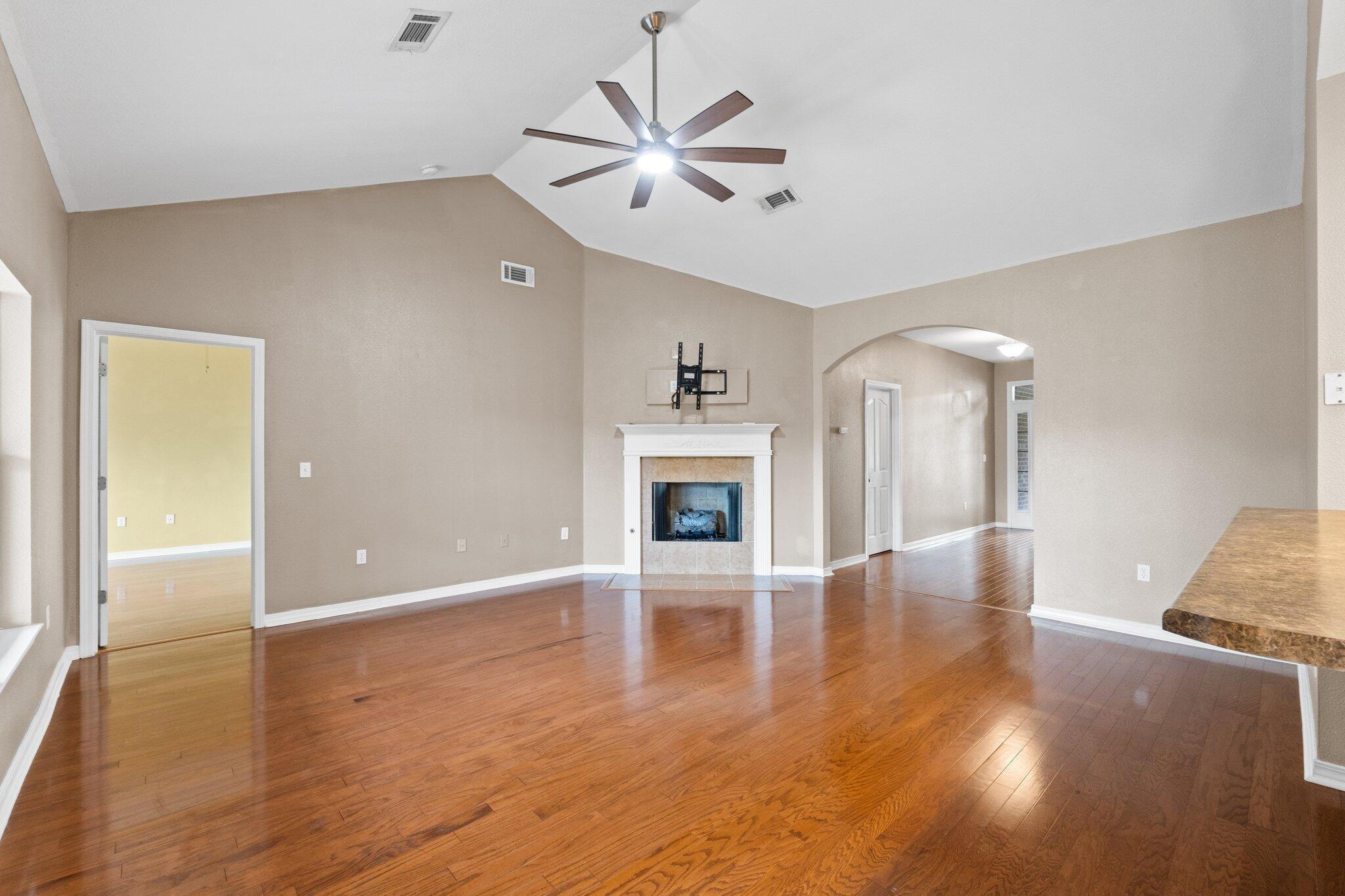 HAMMOCK BAY - Residential