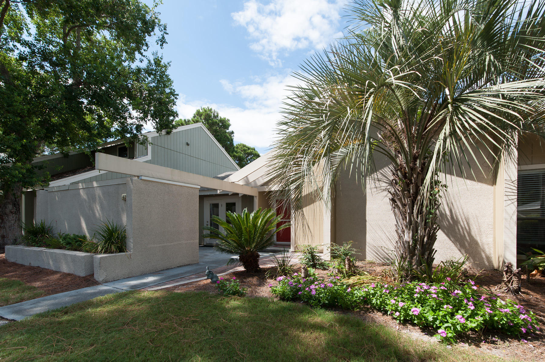 LINKSIDE VILLAGE UNIT 1 - Residential