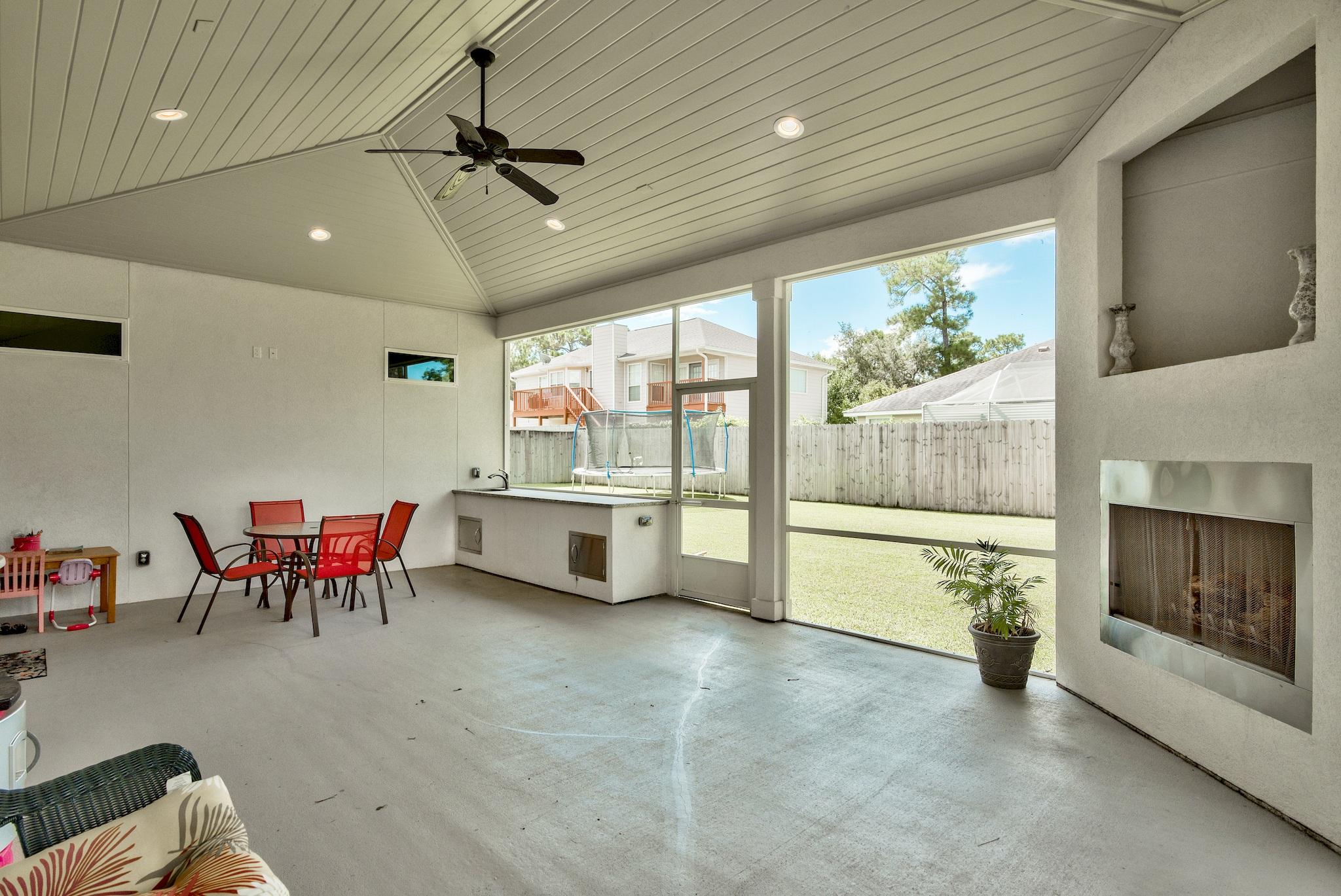 HOLIDAY SHORES - Residential