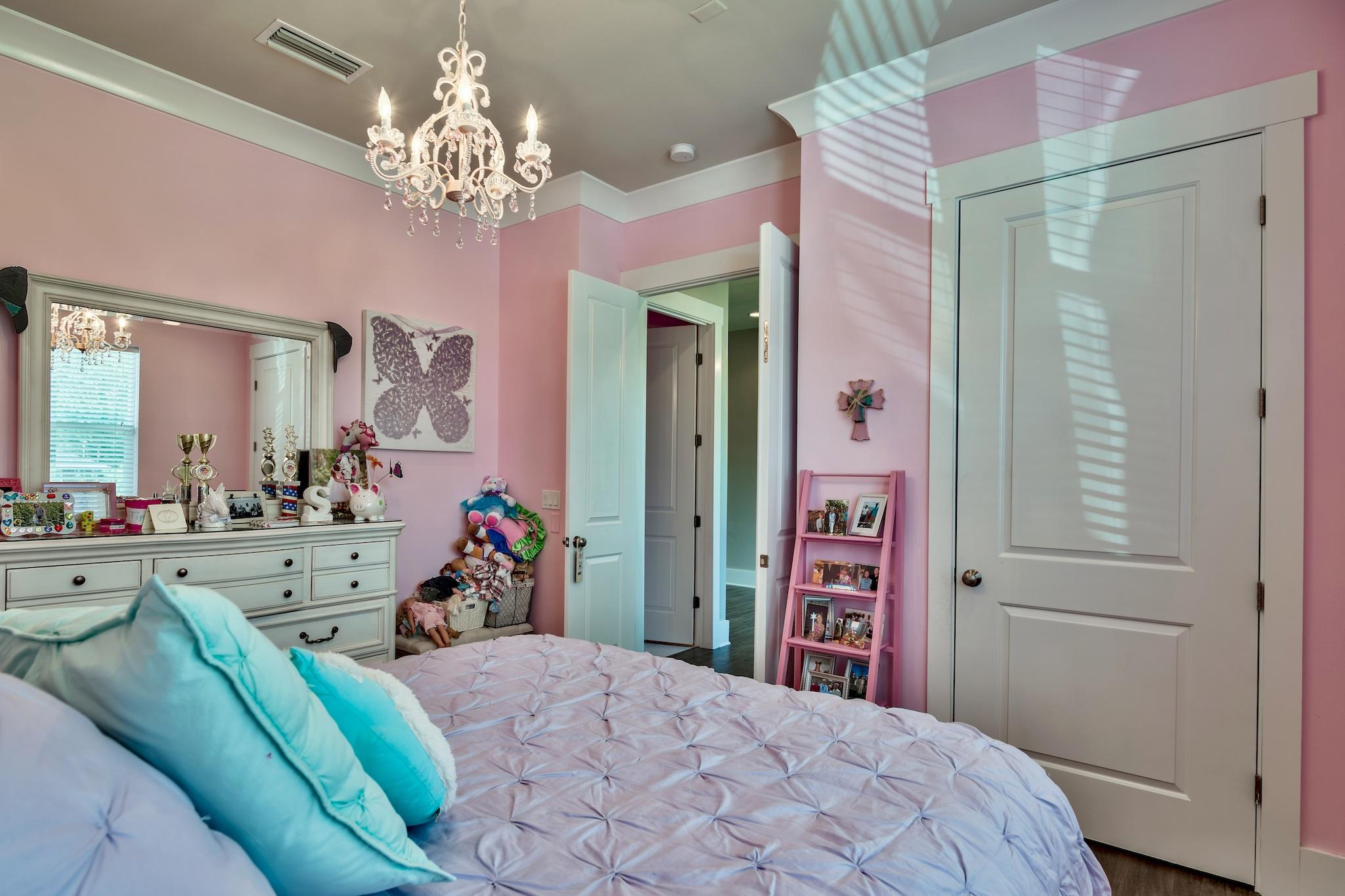 HOLIDAY SHORES - Residential