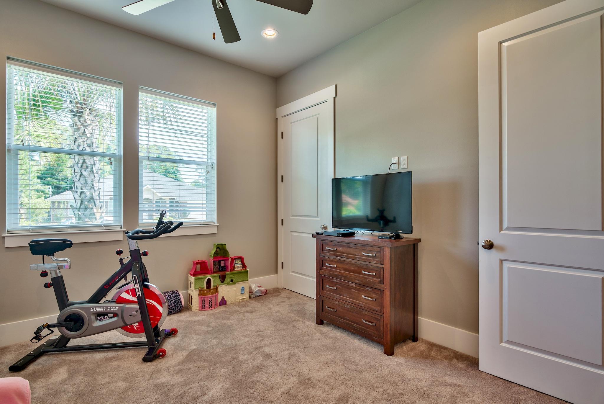 HOLIDAY SHORES - Residential