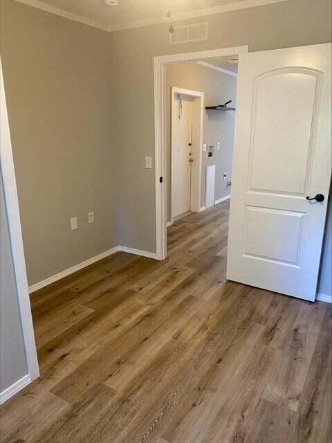 MORRIS ADDN TO CRESTVIEW - Residential