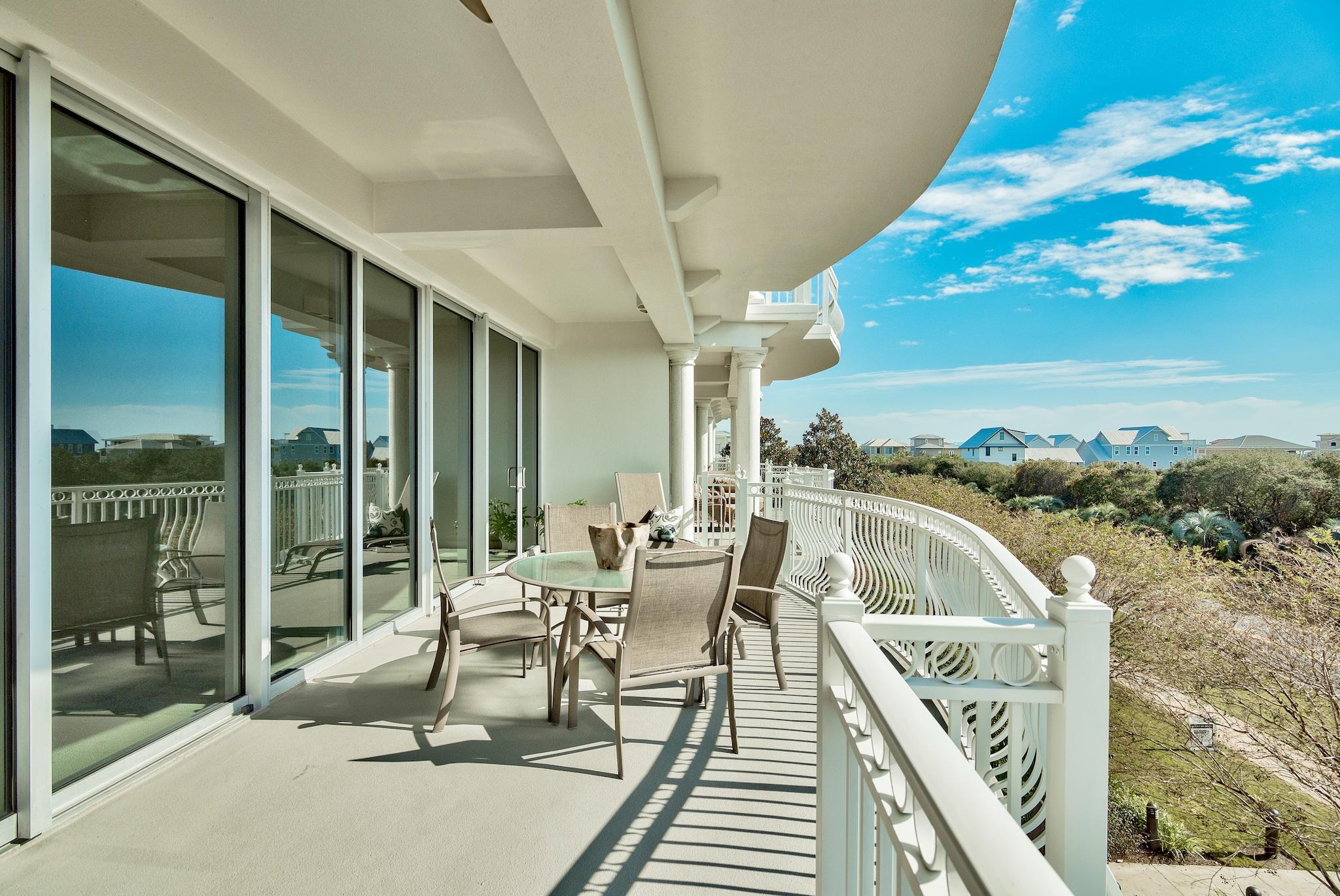 ALEXANDER AT PALM COURT - Residential