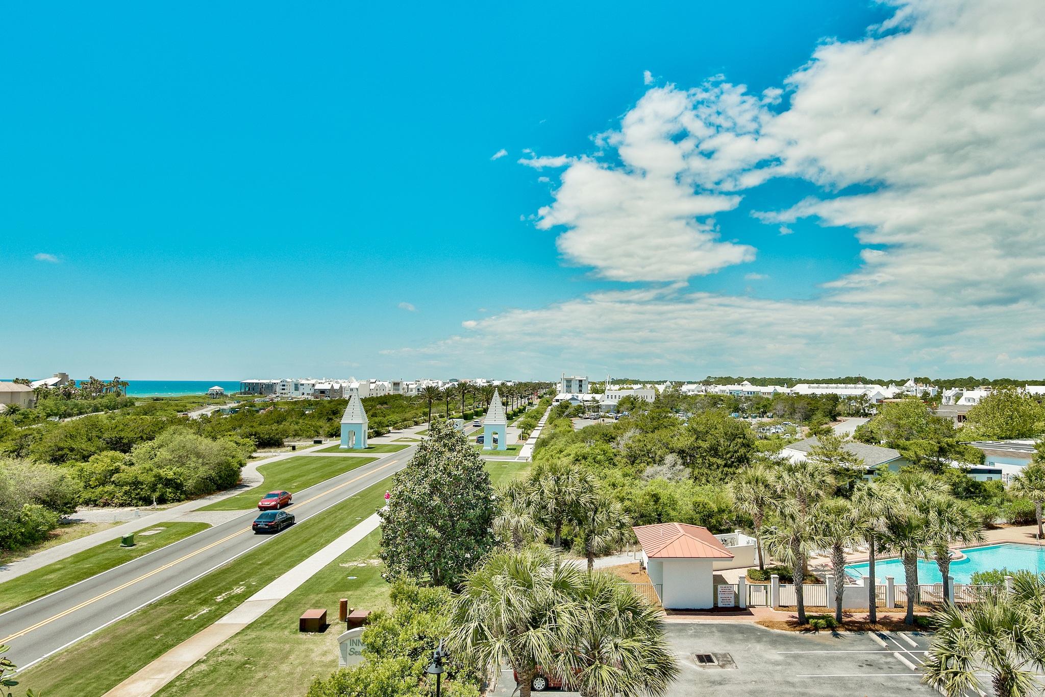 ALEXANDER AT PALM COURT - Residential