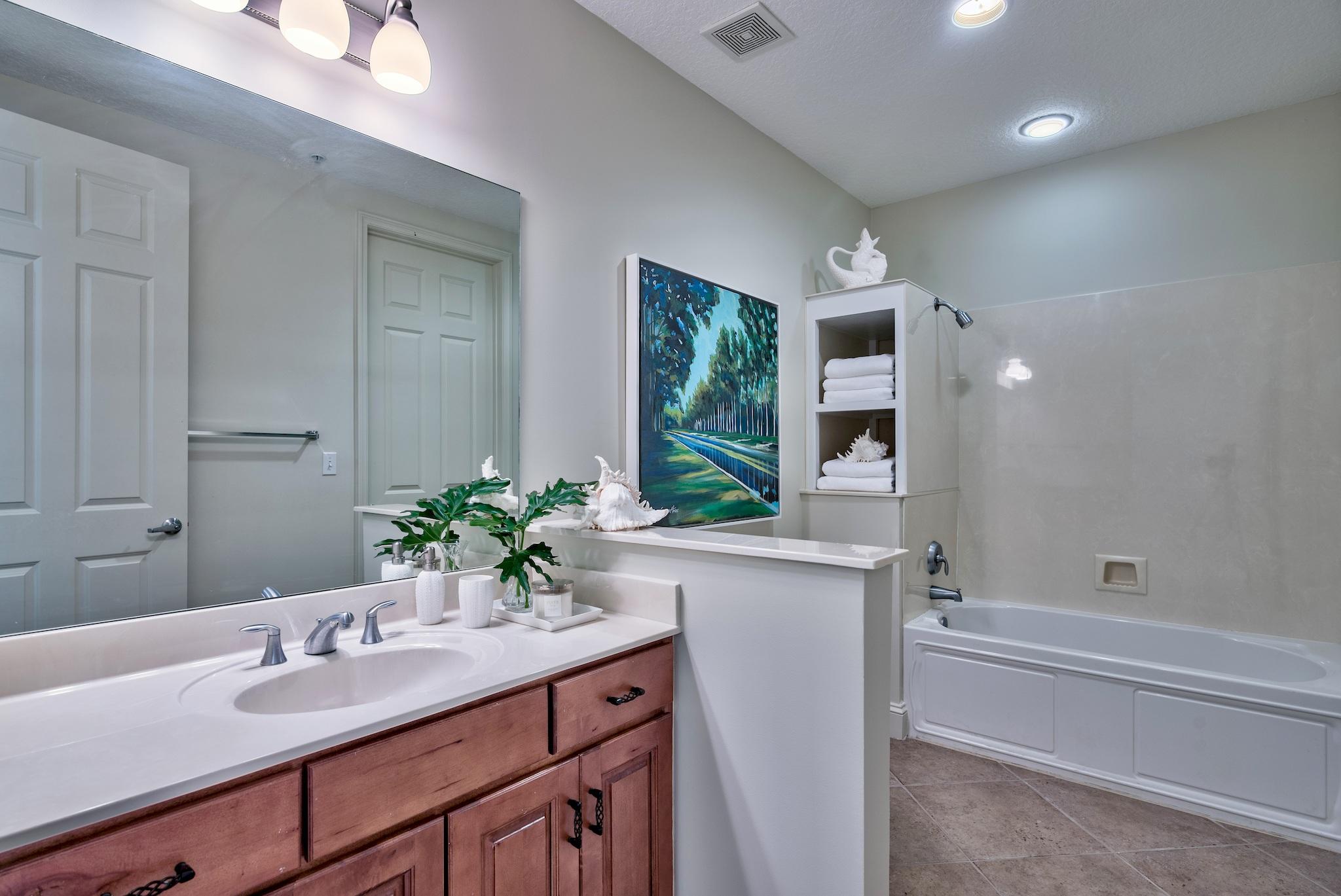 ALEXANDER AT PALM COURT - Residential