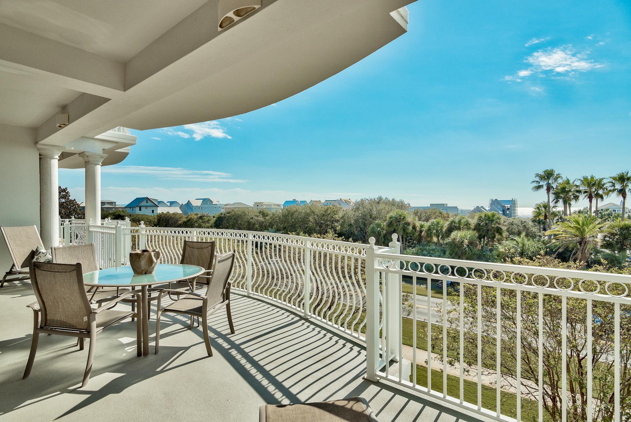 ALEXANDER AT PALM COURT - Residential