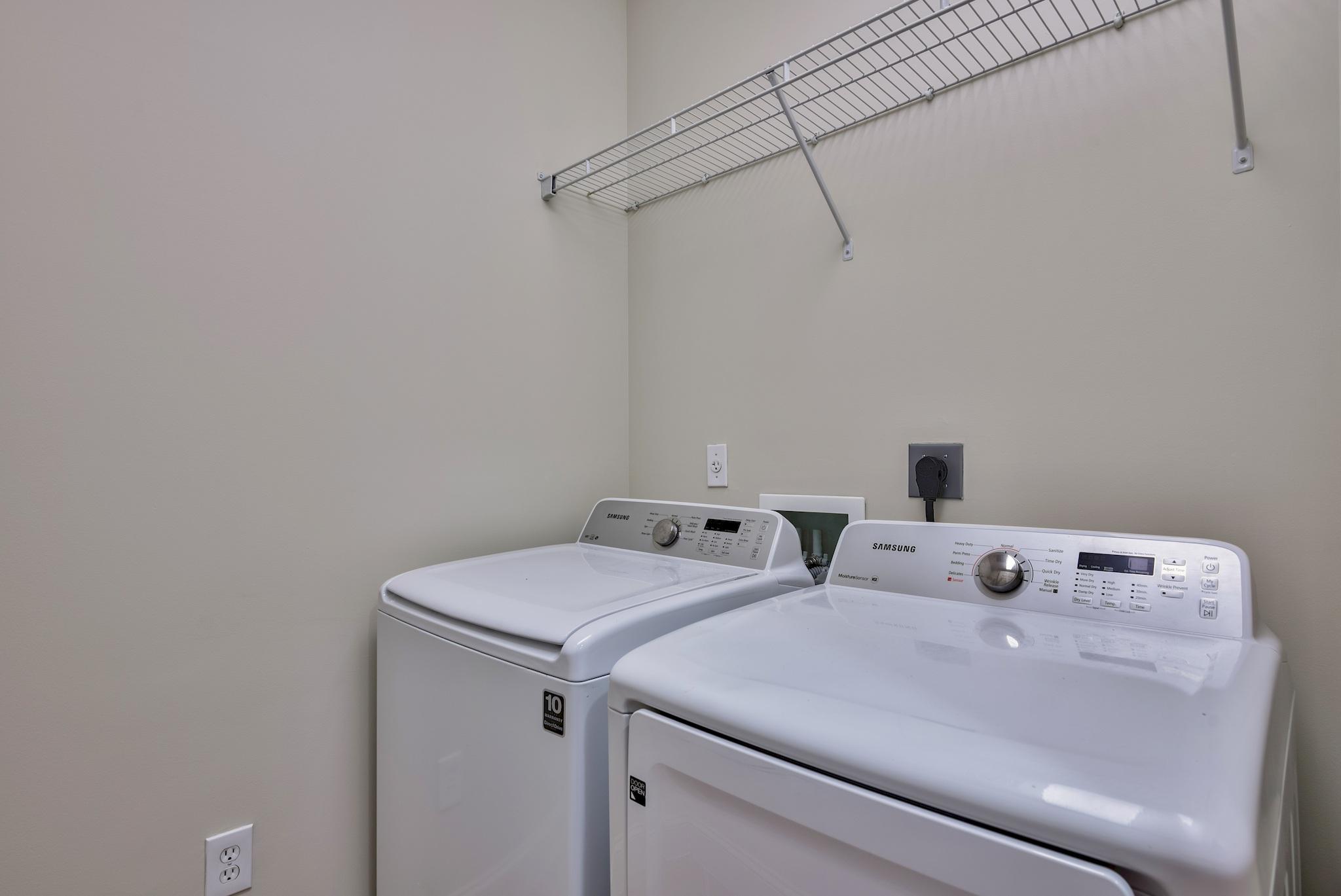 ALEXANDER AT PALM COURT - Residential