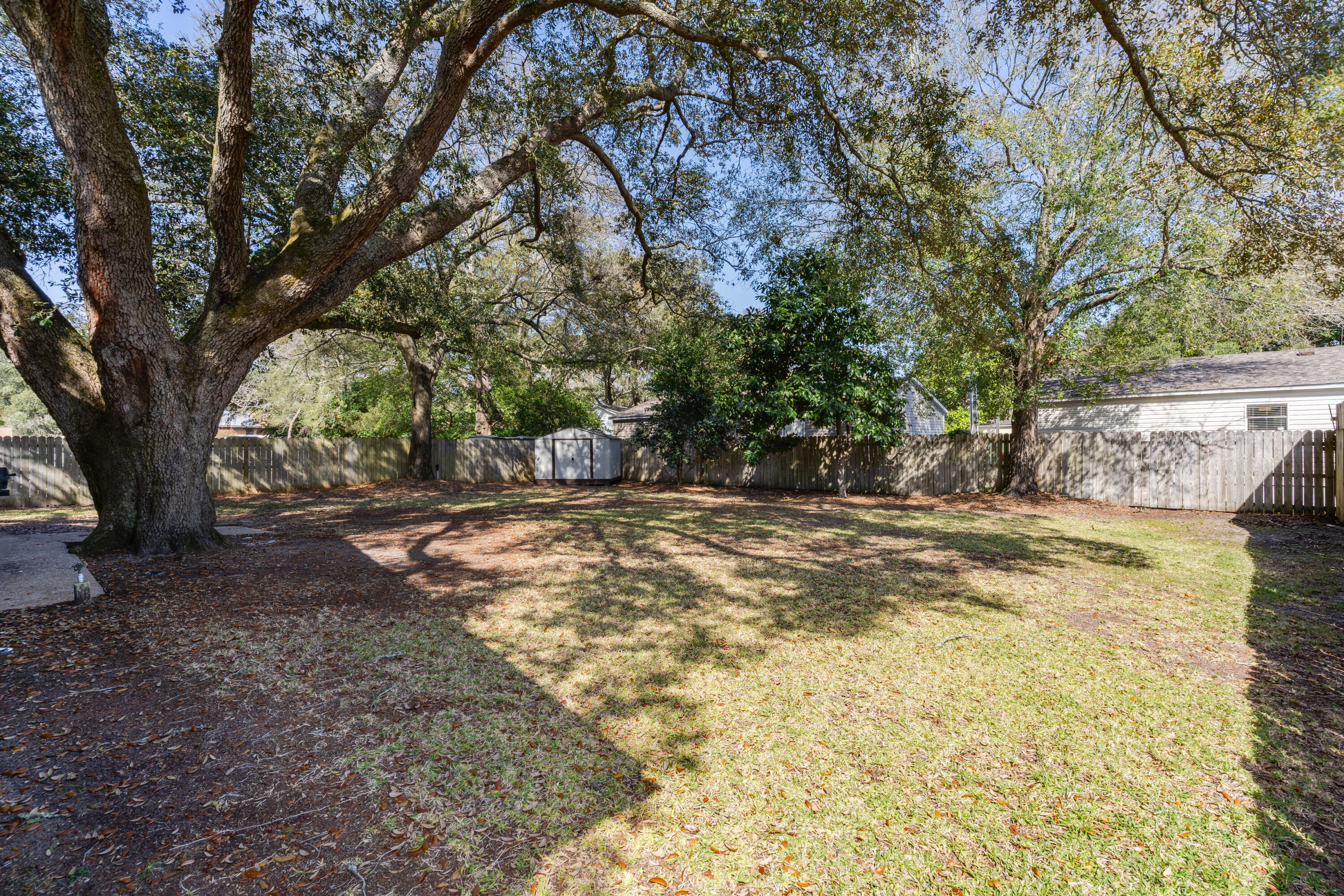 CHEROKEE WOODS - Residential