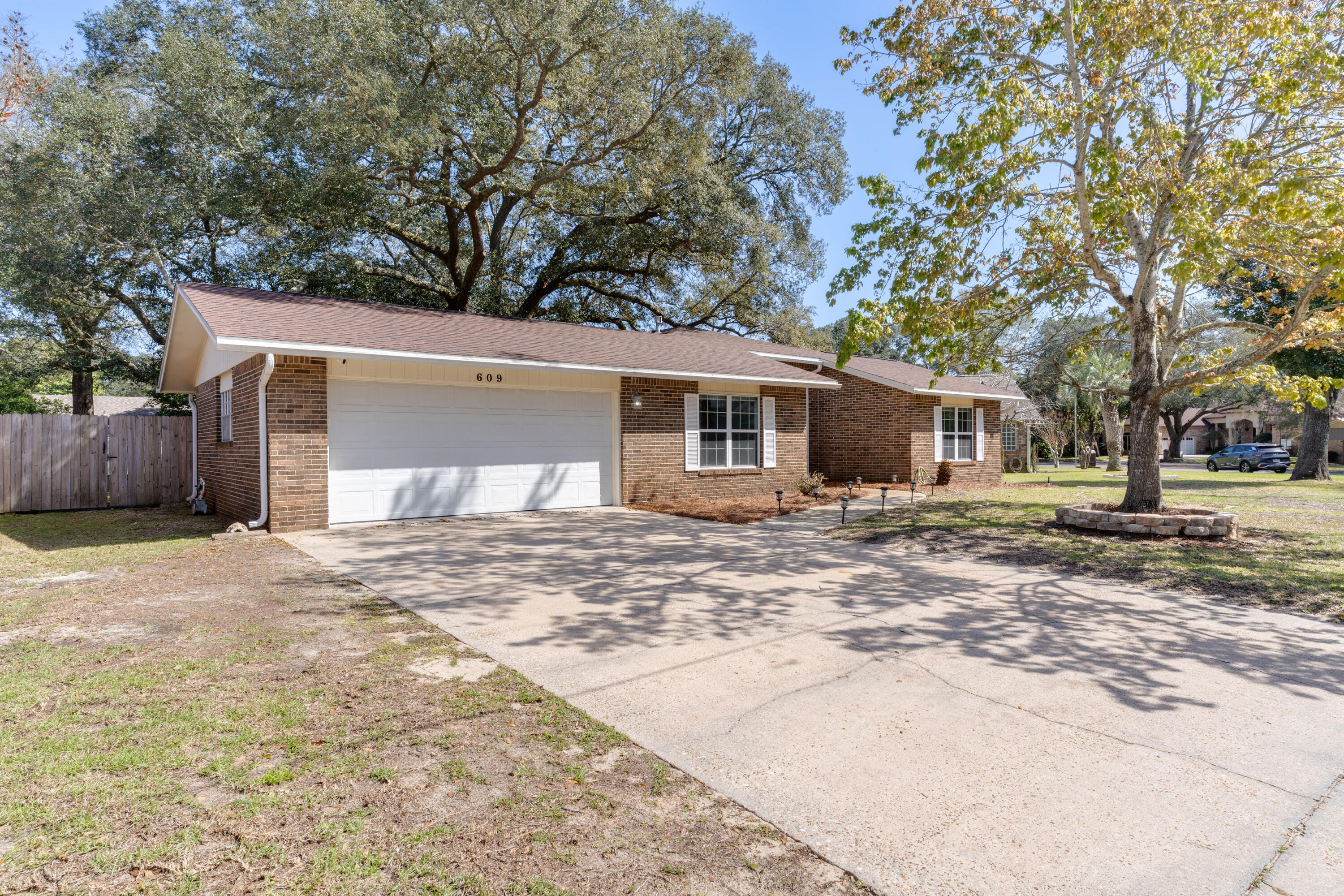 CHEROKEE WOODS - Residential