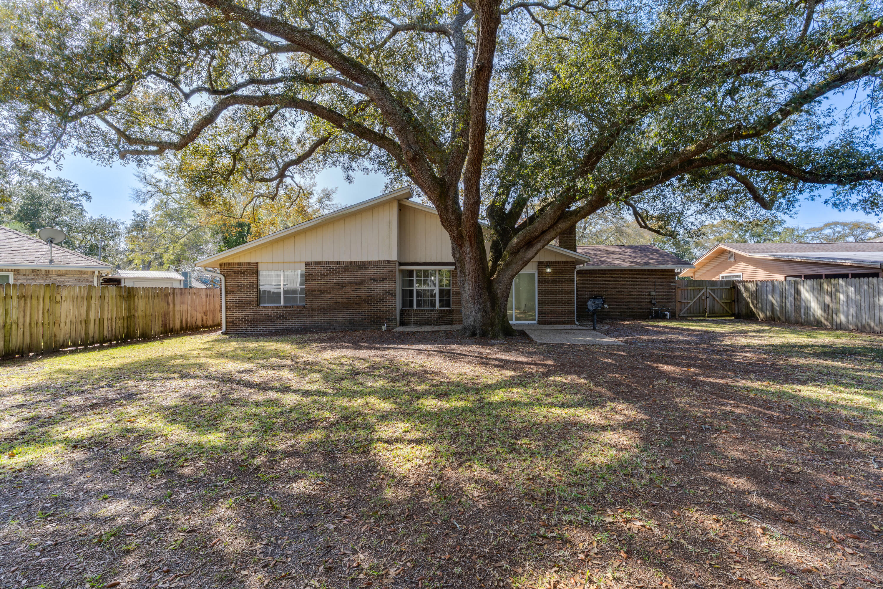 CHEROKEE WOODS - Residential