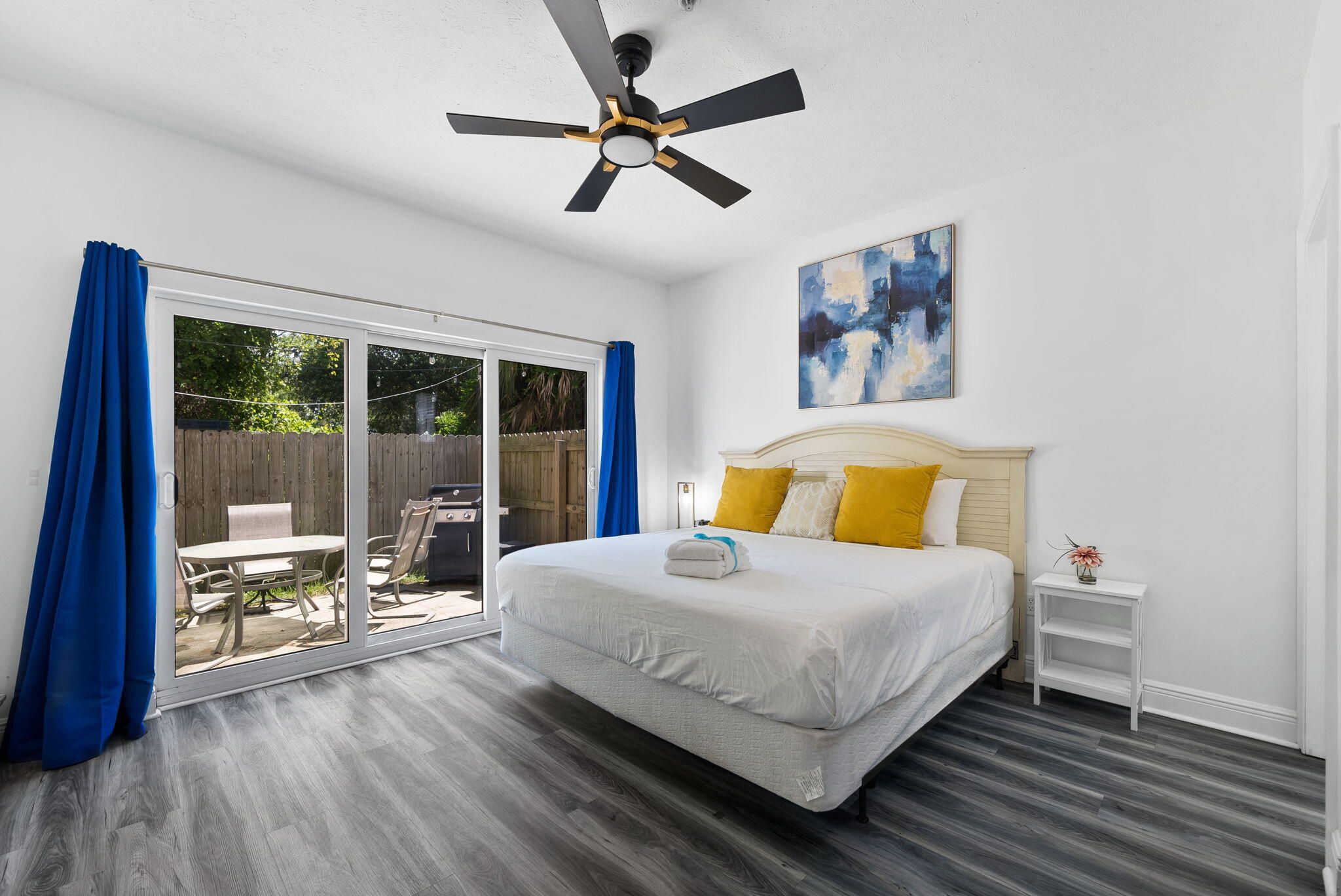 LONG BEACH - Residential