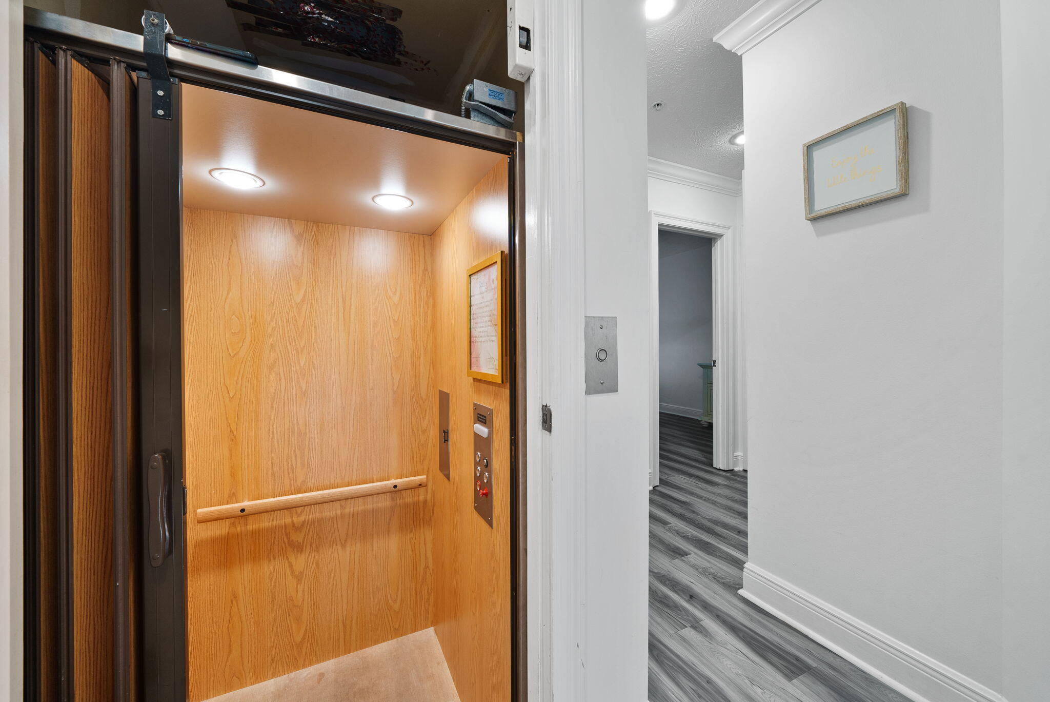 LONG BEACH - Residential