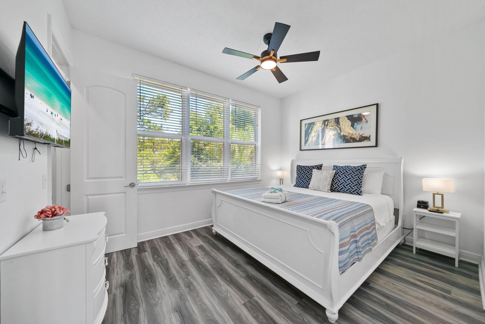 LONG BEACH - Residential