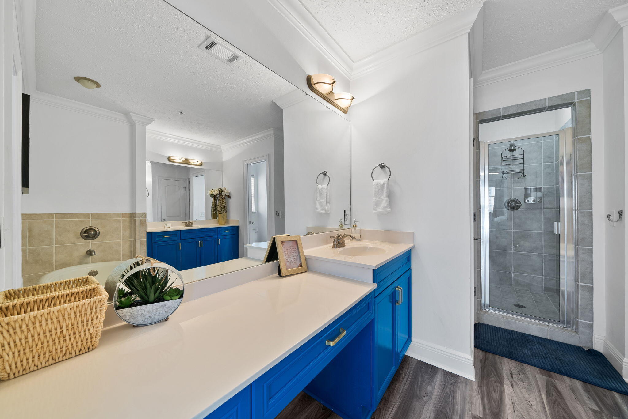 LONG BEACH - Residential