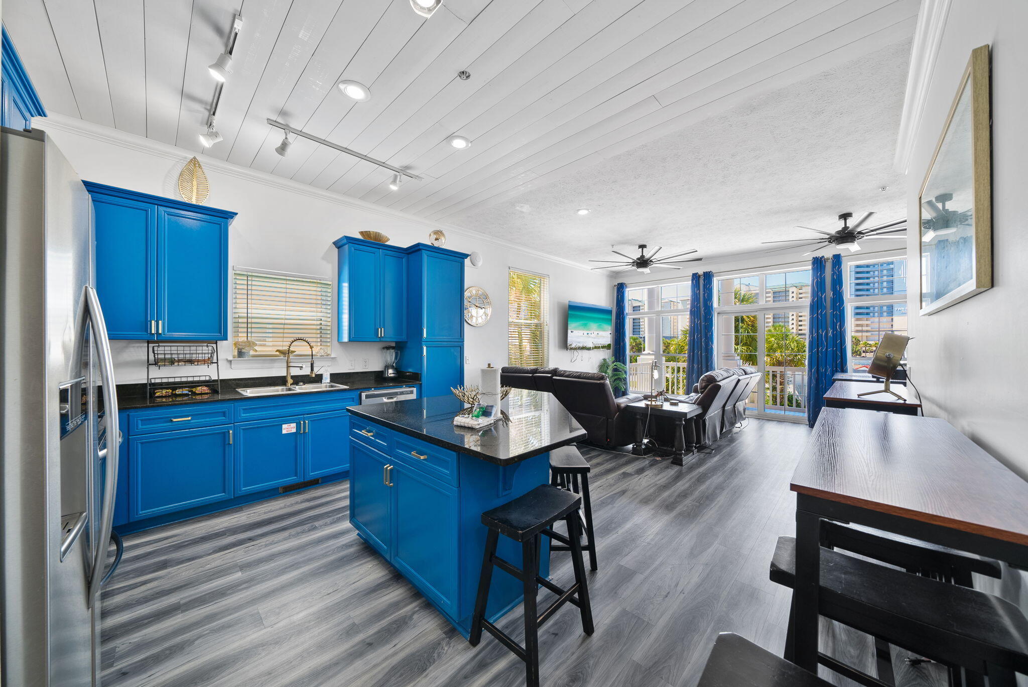 LONG BEACH - Residential
