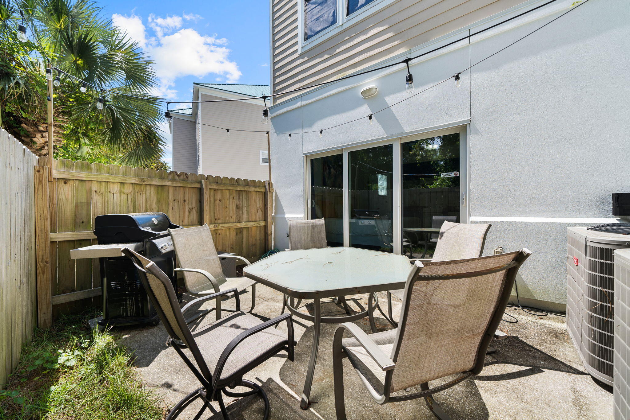 LONG BEACH - Residential