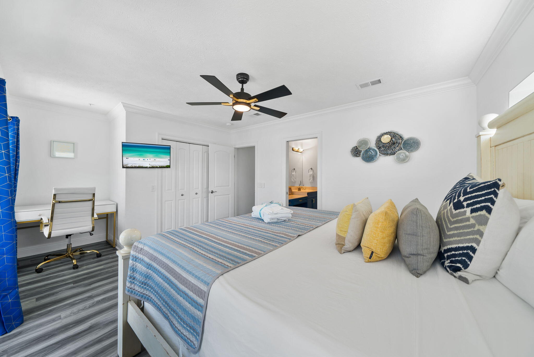 LONG BEACH - Residential