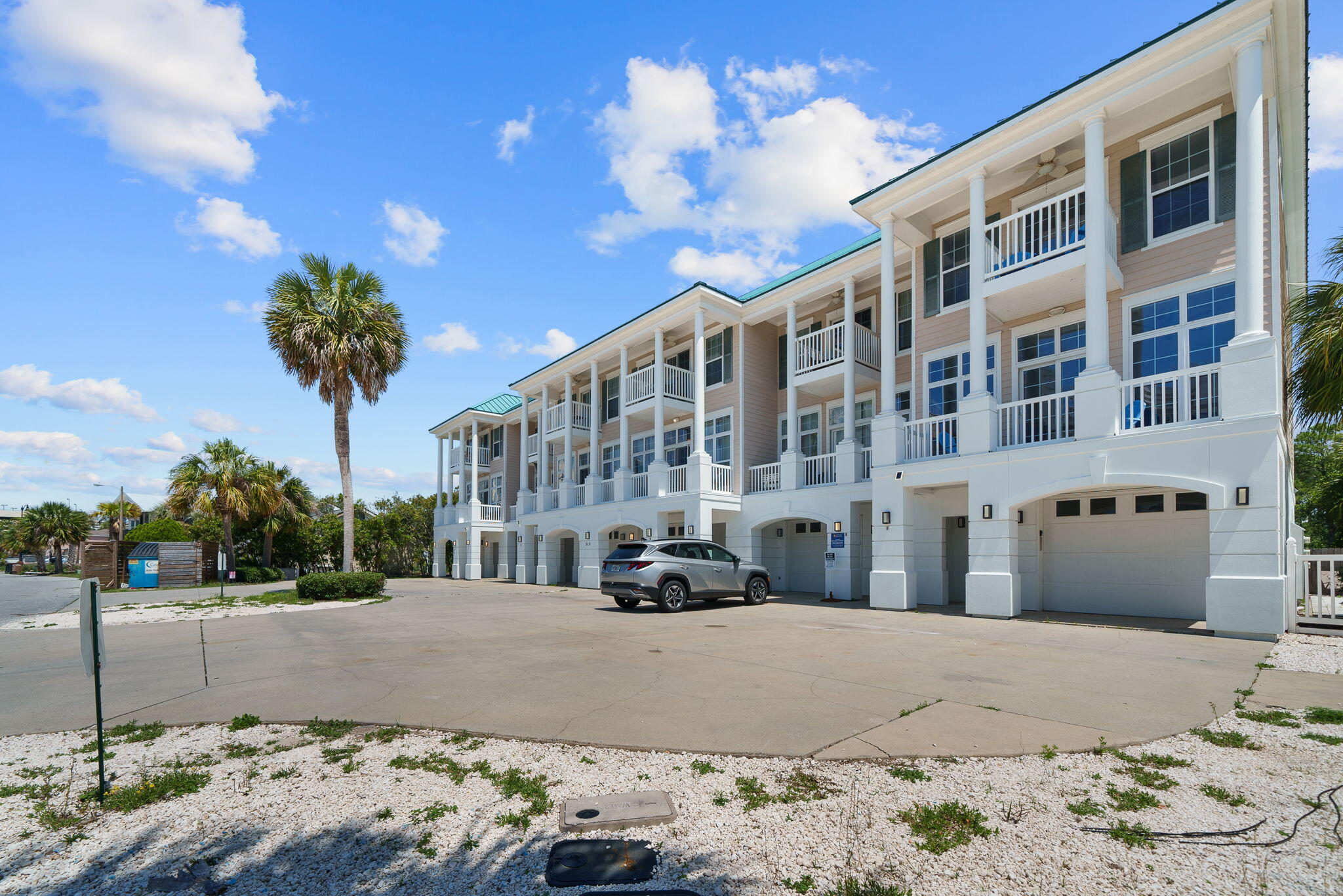 LONG BEACH - Residential
