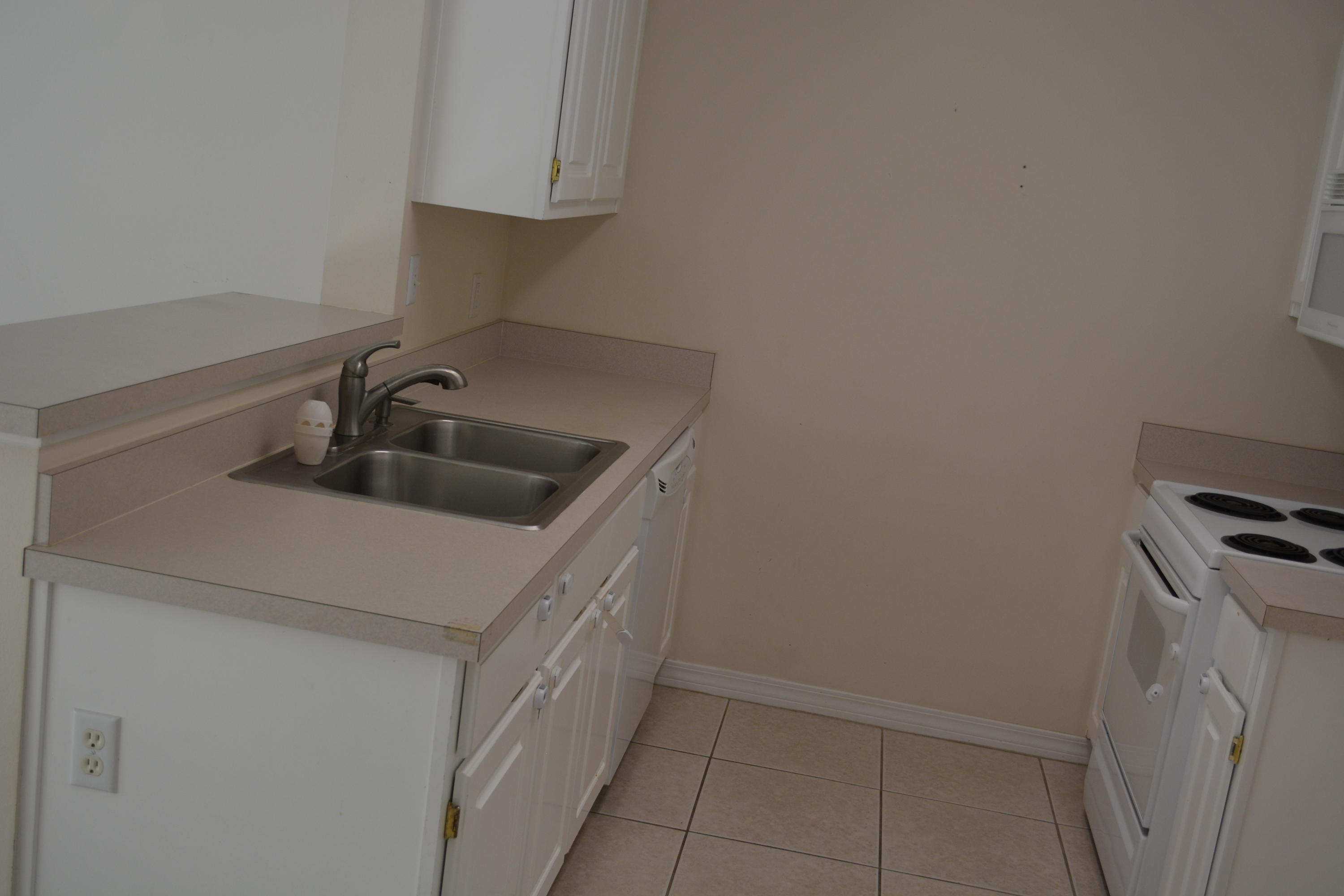 ADASHAN GARDYNS - Residential