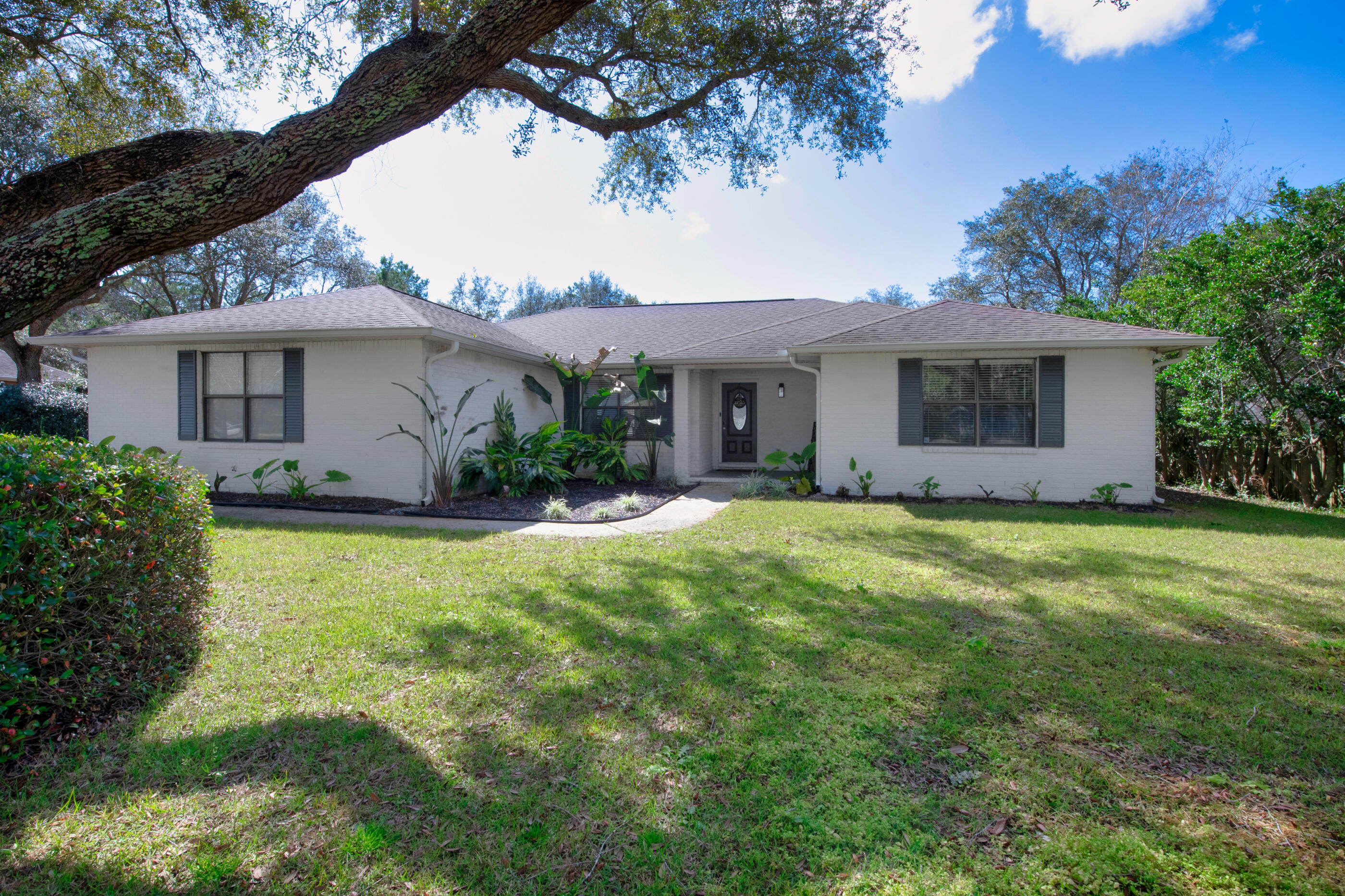 HOLLEY BY THE SEA - Residential