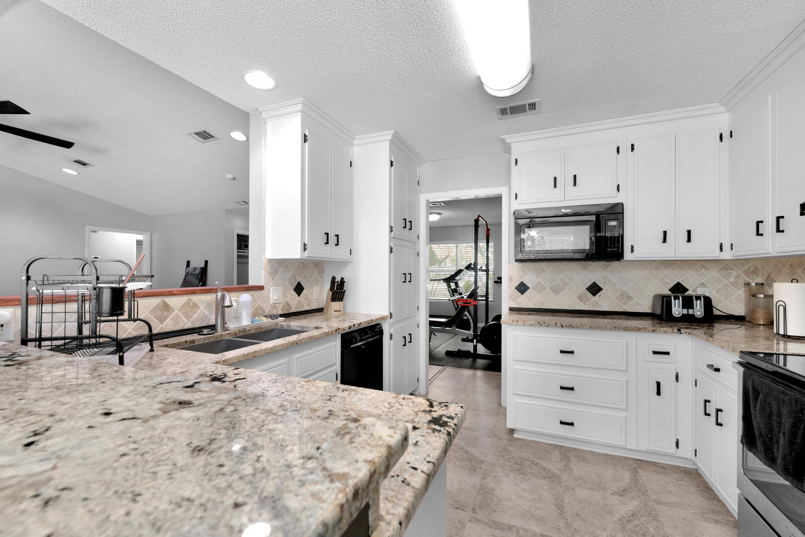 HOLLEY BY THE SEA - Residential