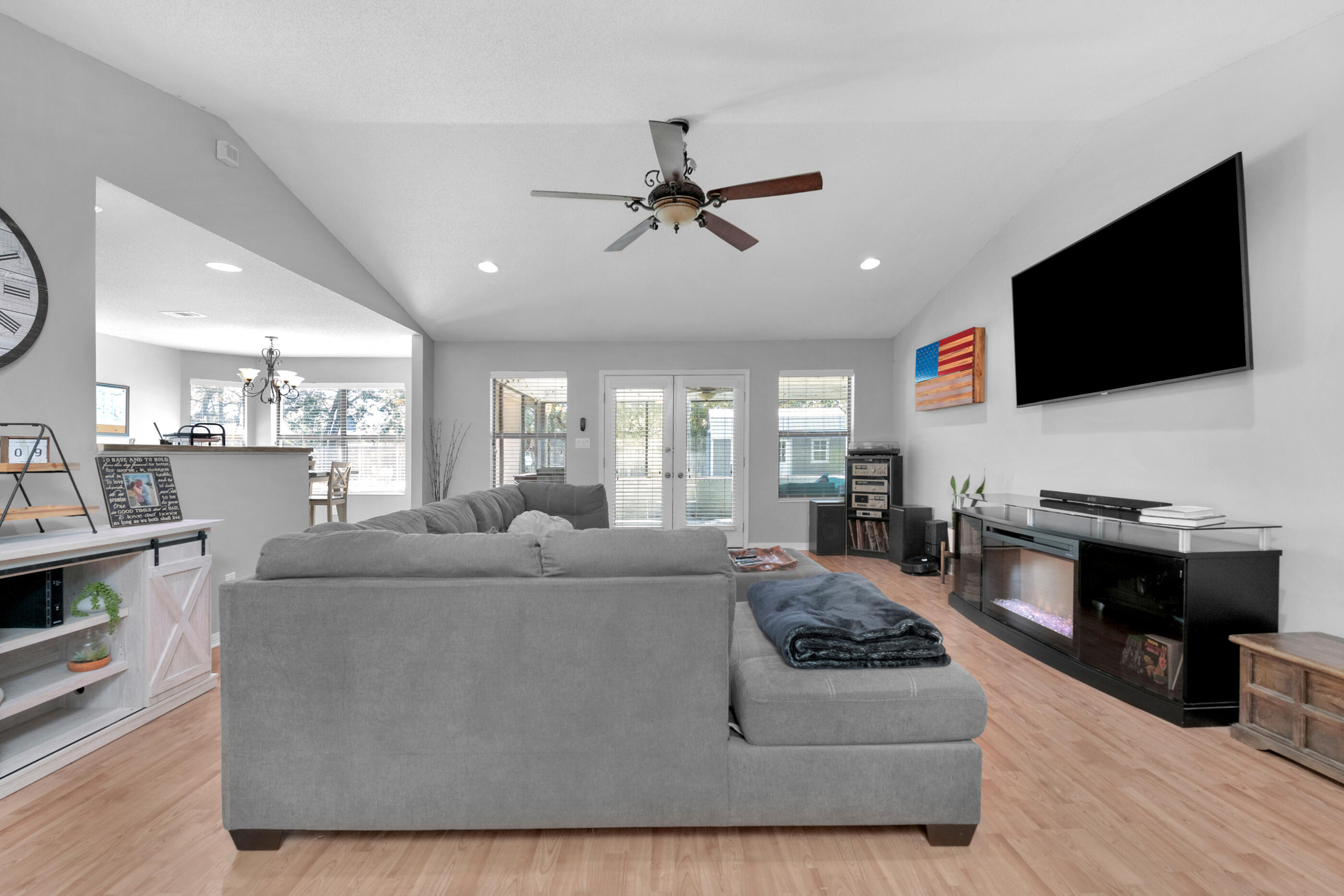 HOLLEY BY THE SEA - Residential