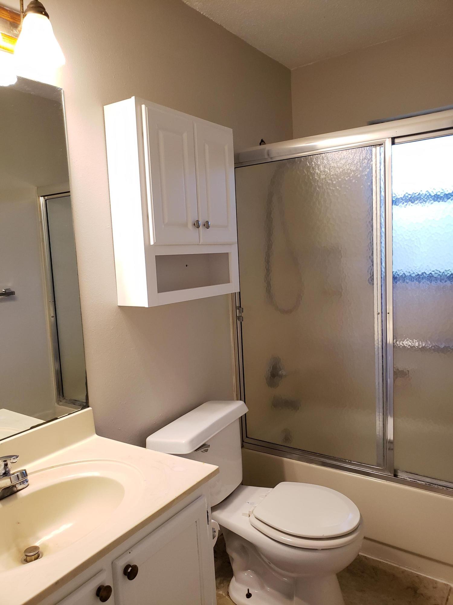 VALPARAISO PINECREST 1 - Residential Lease