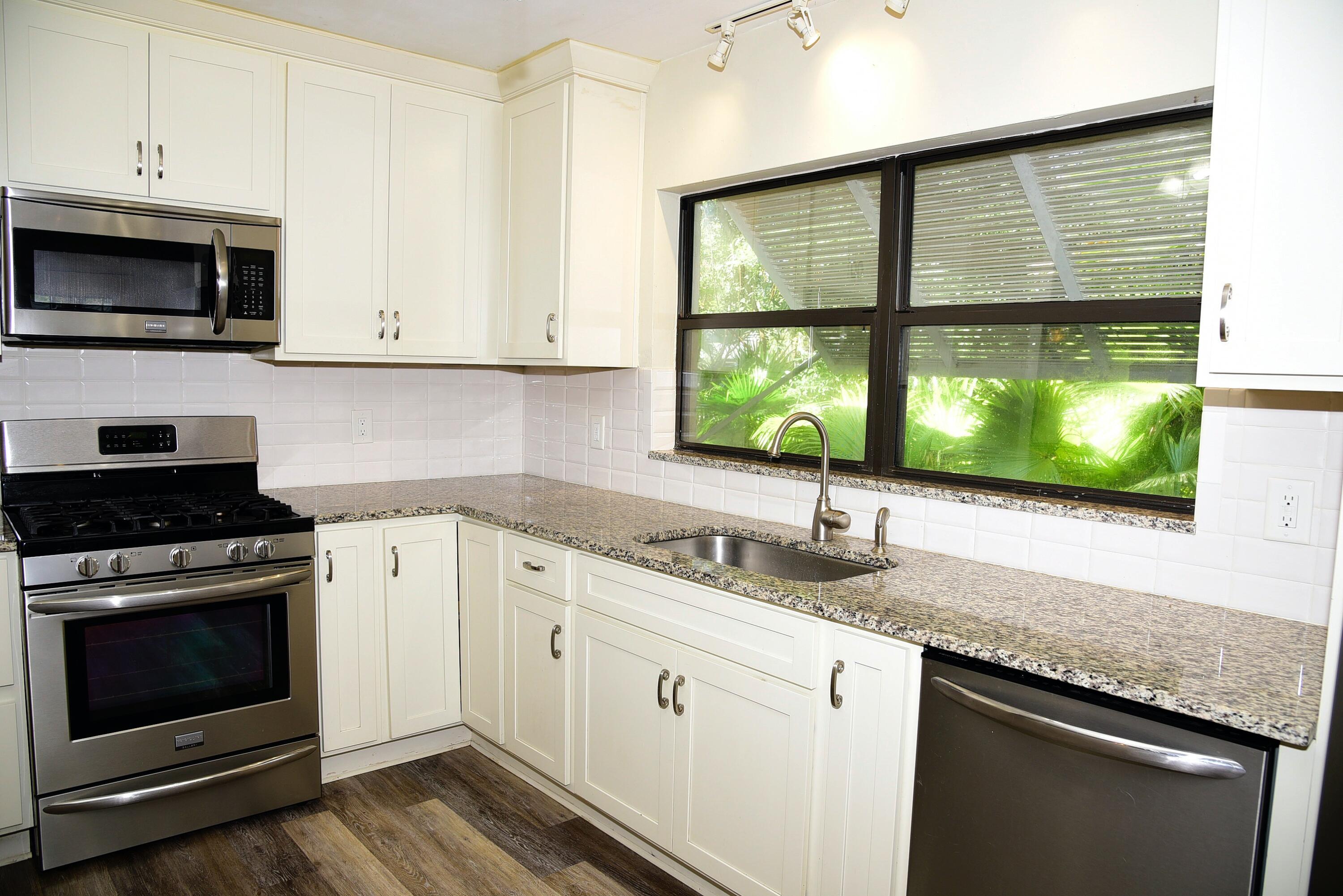 LONGWOOD S/D 1ST ADDN - Residential Lease