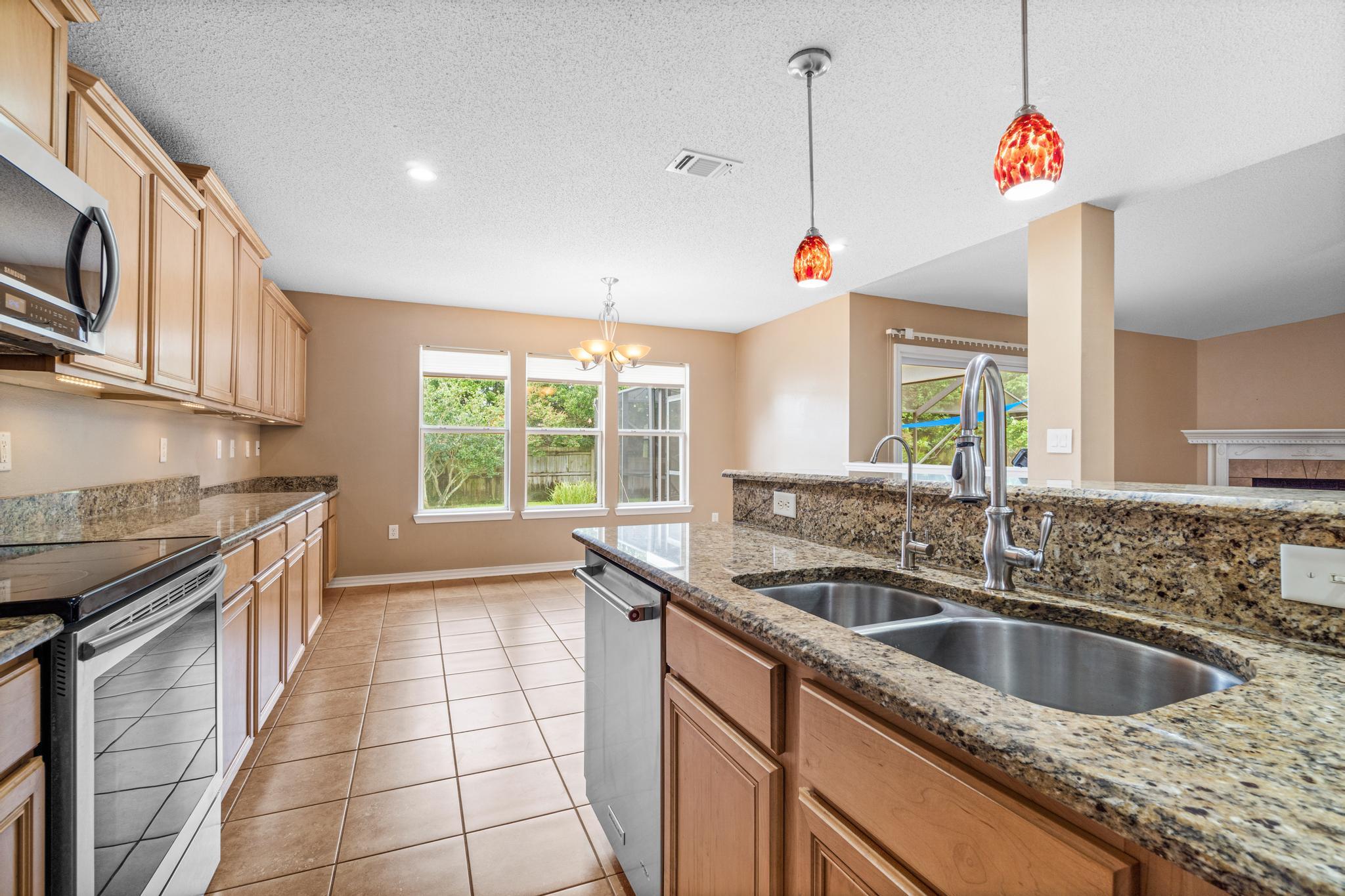 ASHBERRY WOODS - Residential