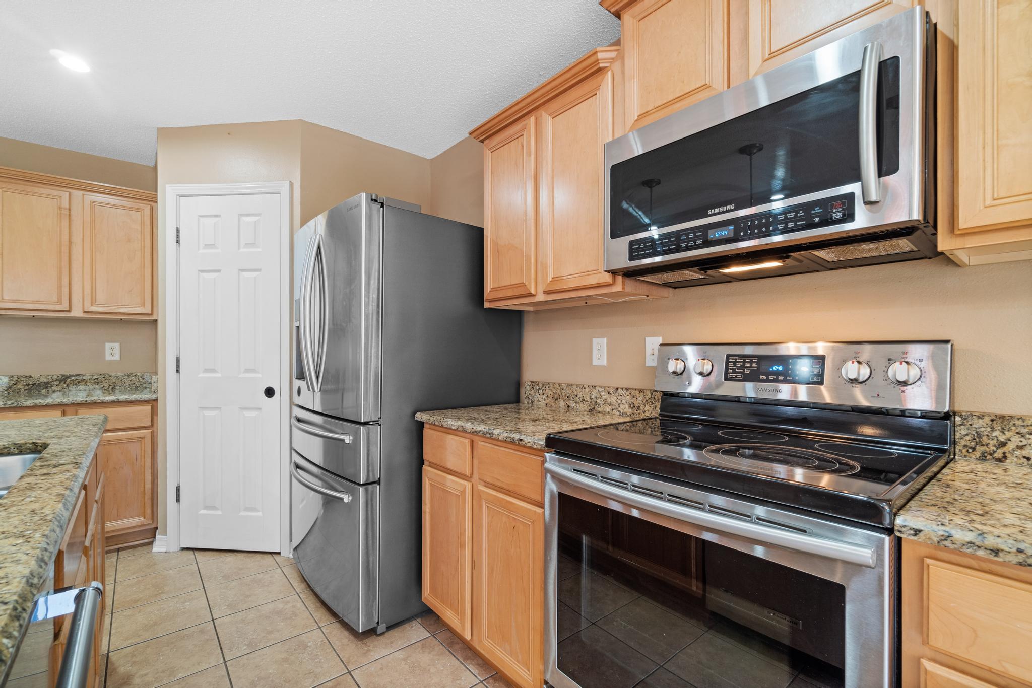 ASHBERRY WOODS - Residential