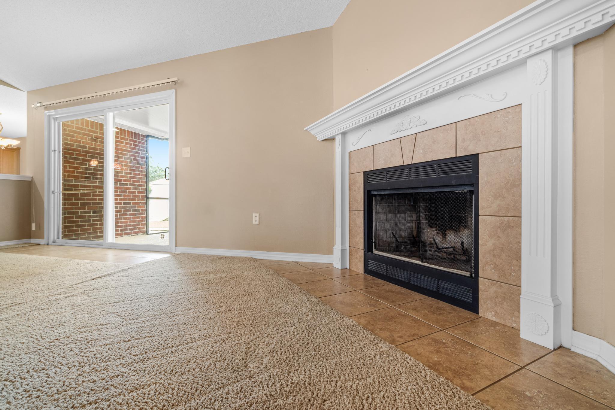 ASHBERRY WOODS - Residential