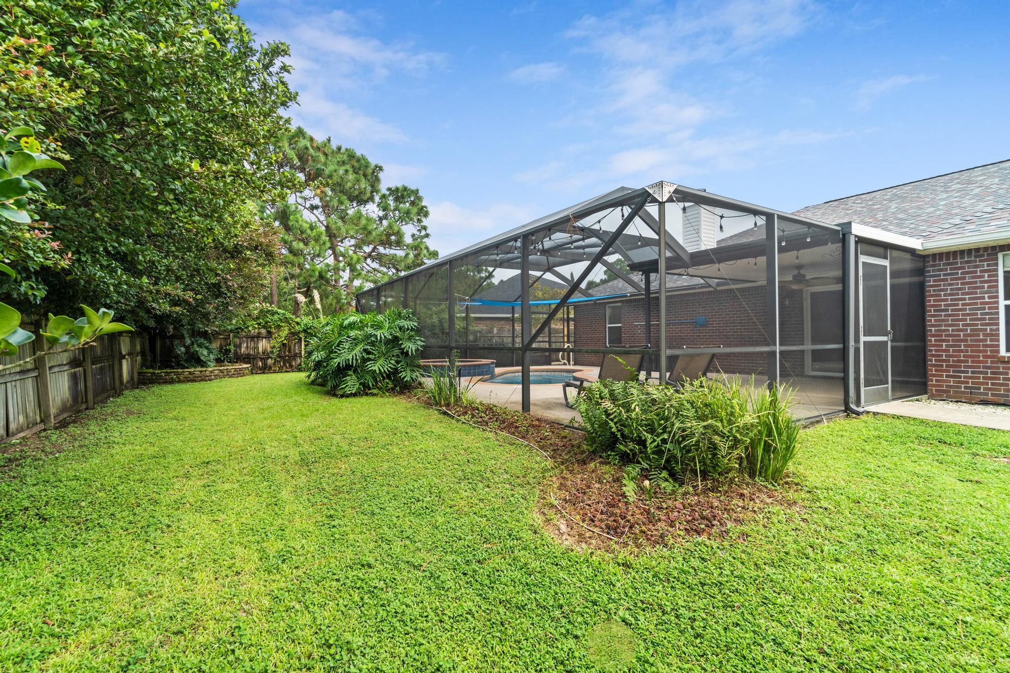 ASHBERRY WOODS - Residential