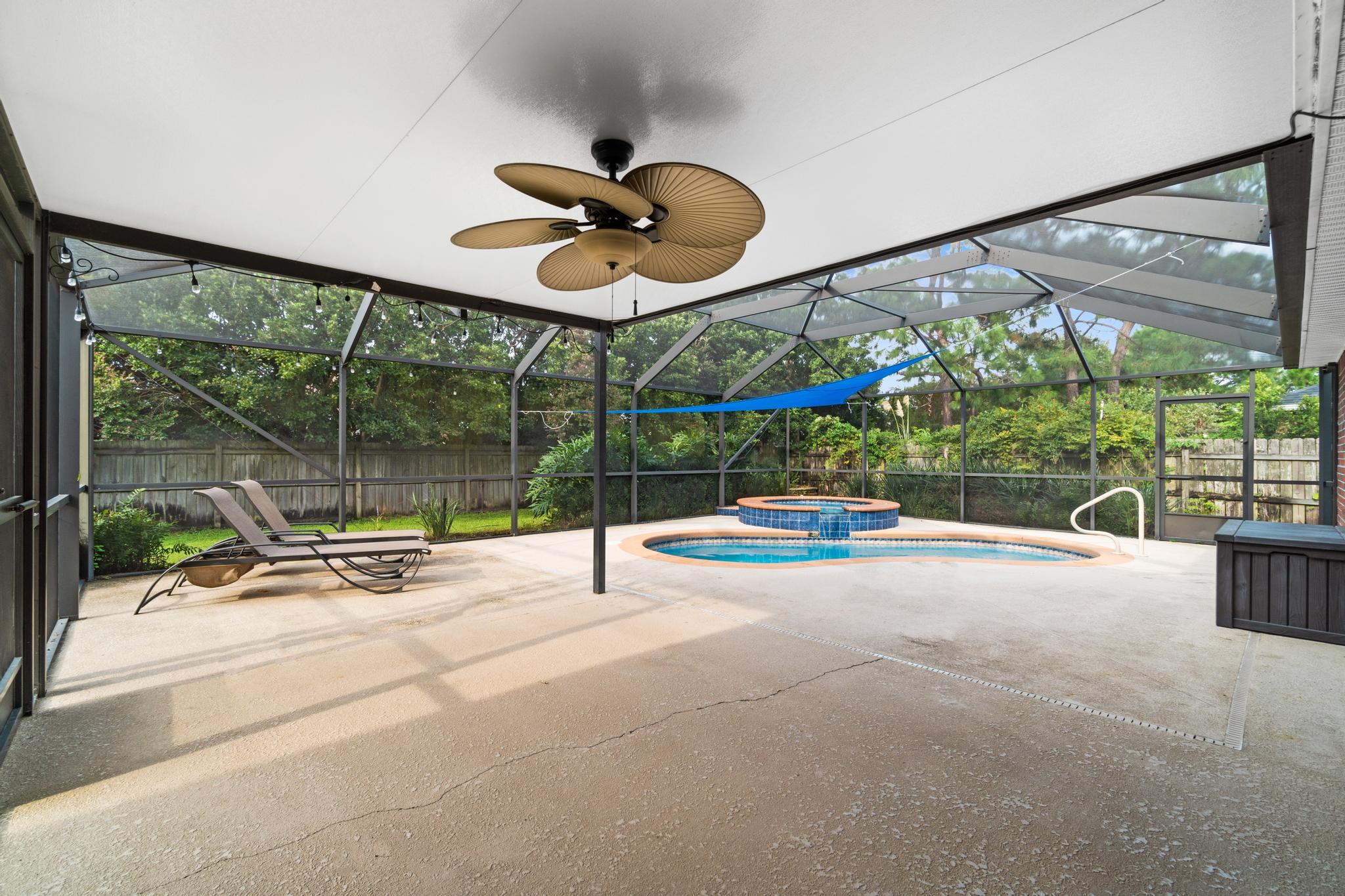 ASHBERRY WOODS - Residential