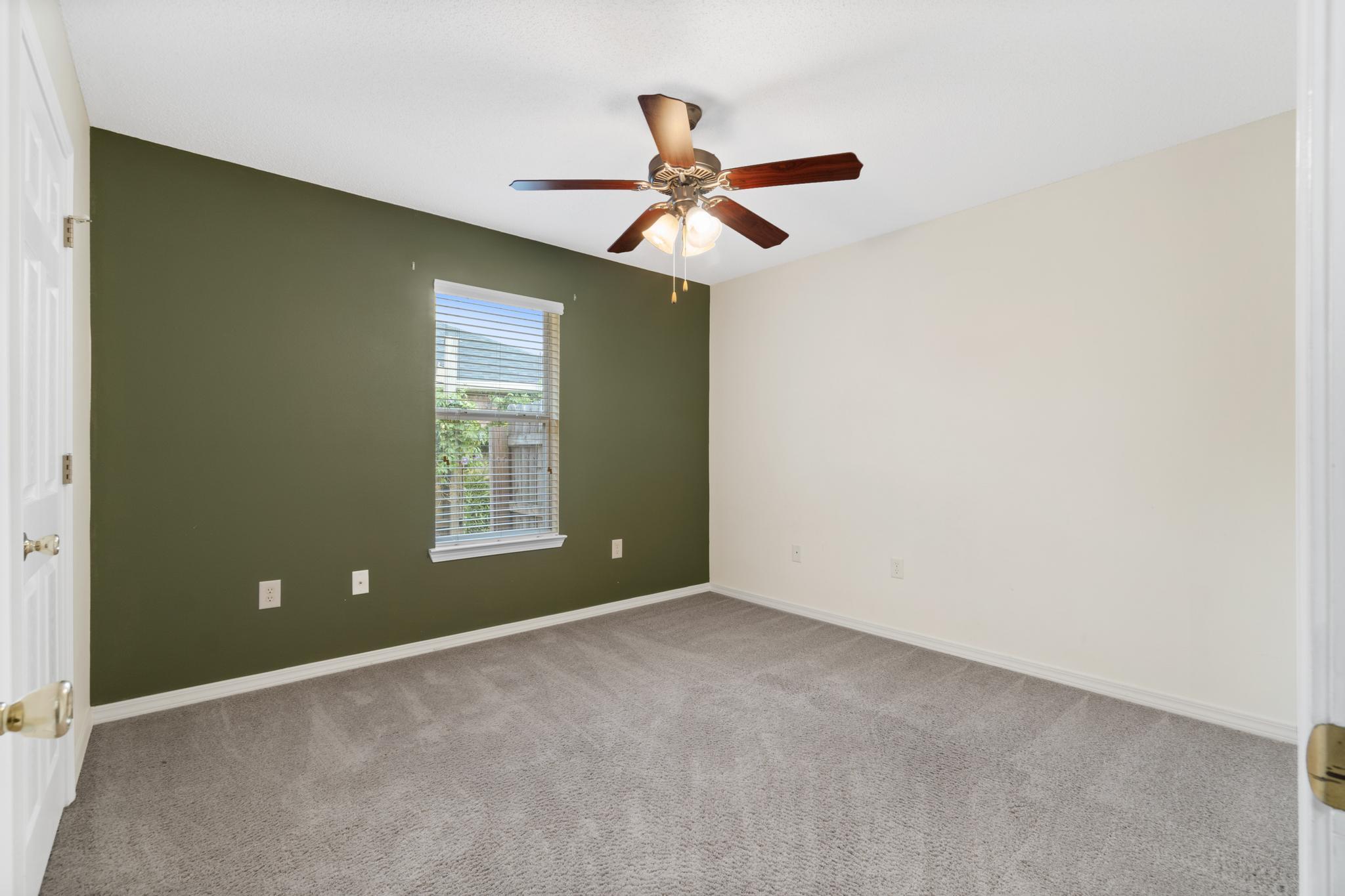 ASHBERRY WOODS - Residential