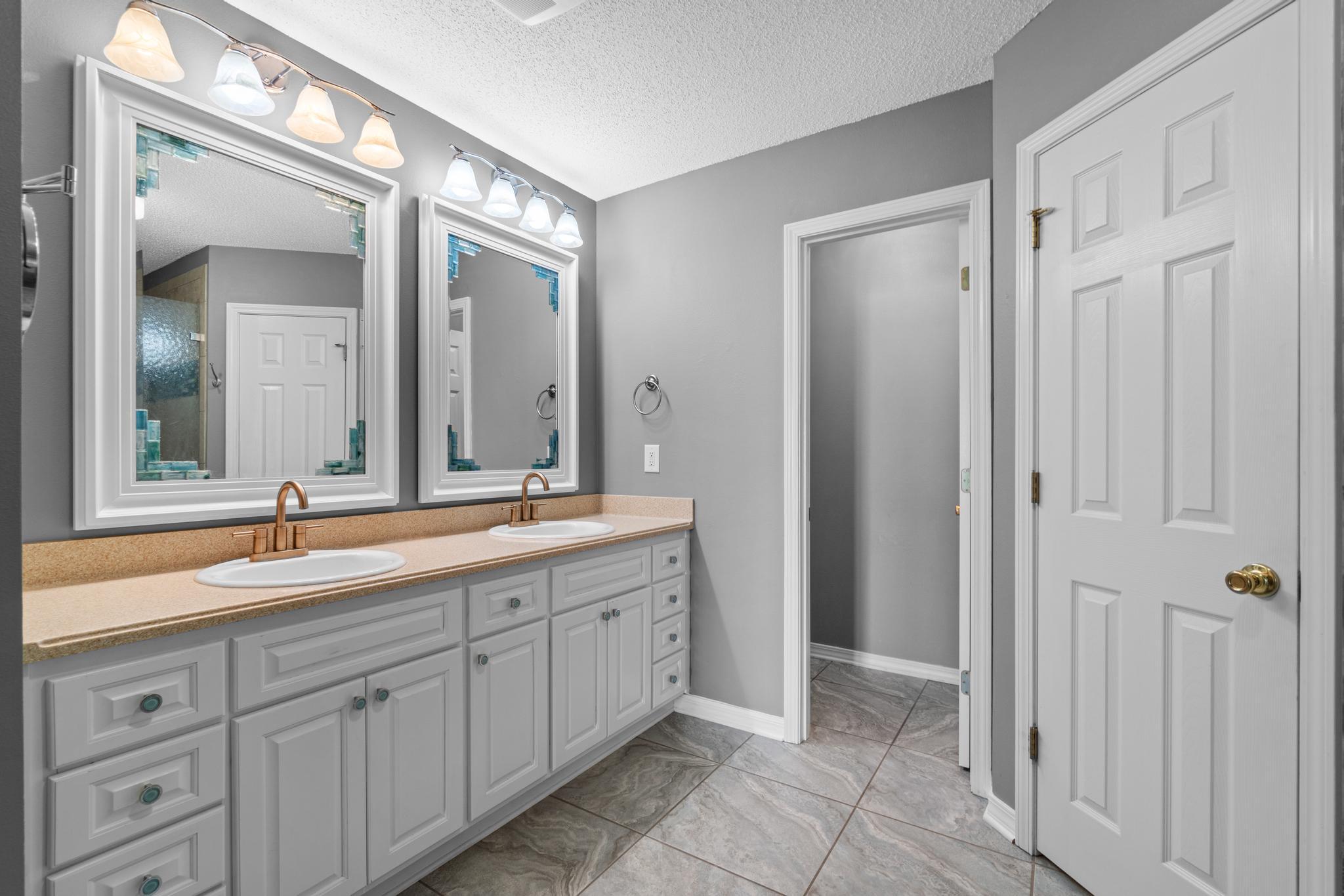 ASHBERRY WOODS - Residential