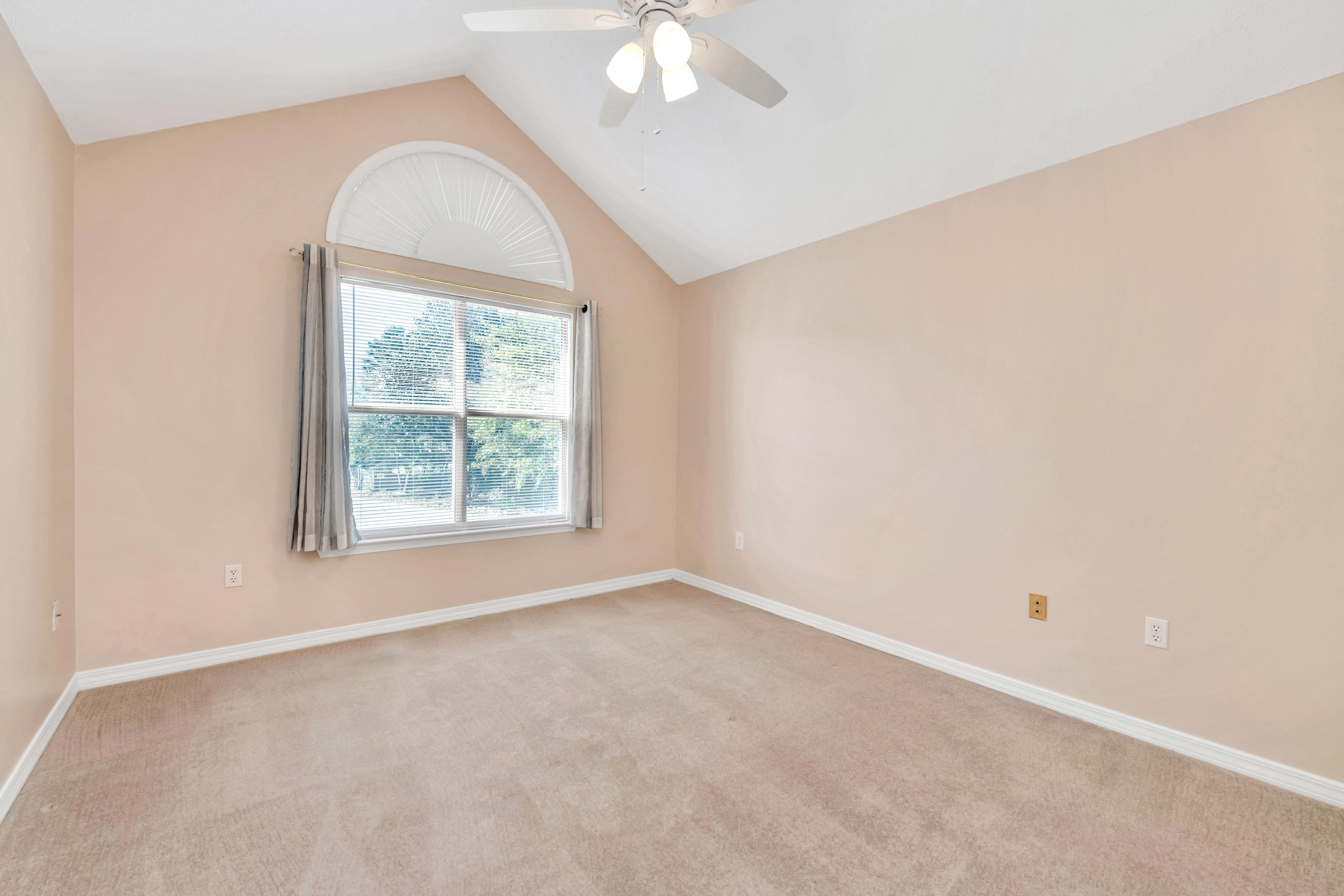 HIDDEN BAY VILLAGE - Residential