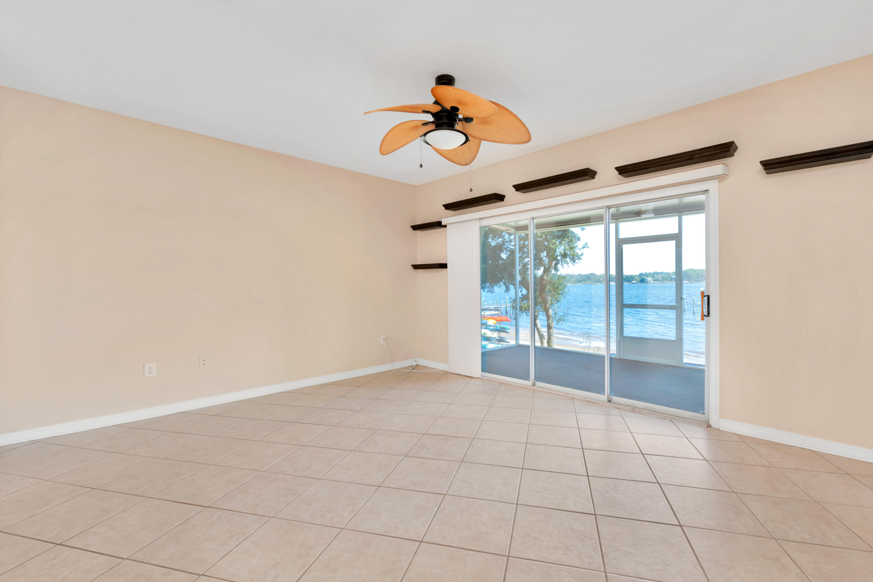 HIDDEN BAY VILLAGE - Residential