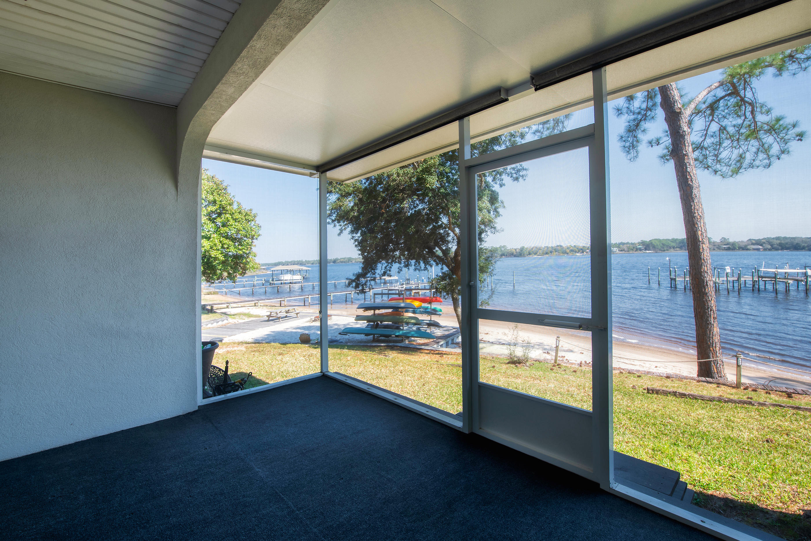 HIDDEN BAY VILLAGE - Residential