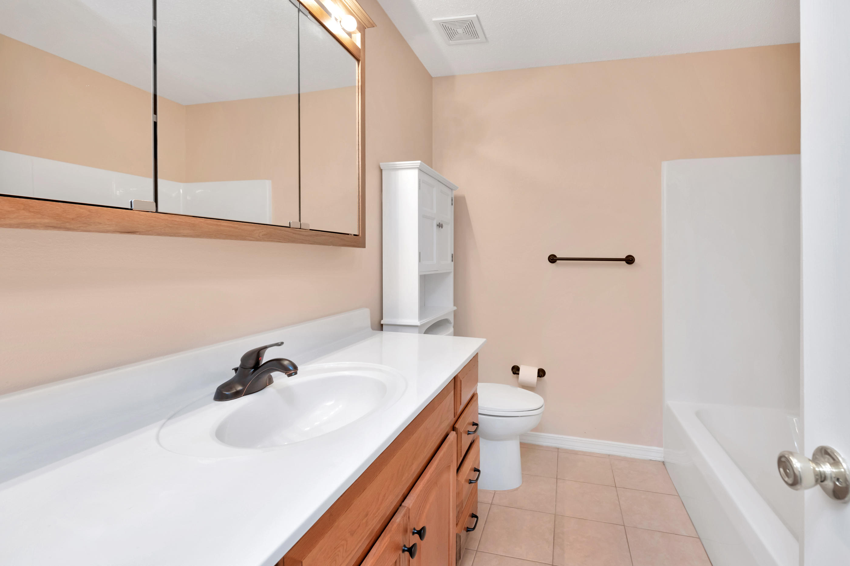 HIDDEN BAY VILLAGE - Residential